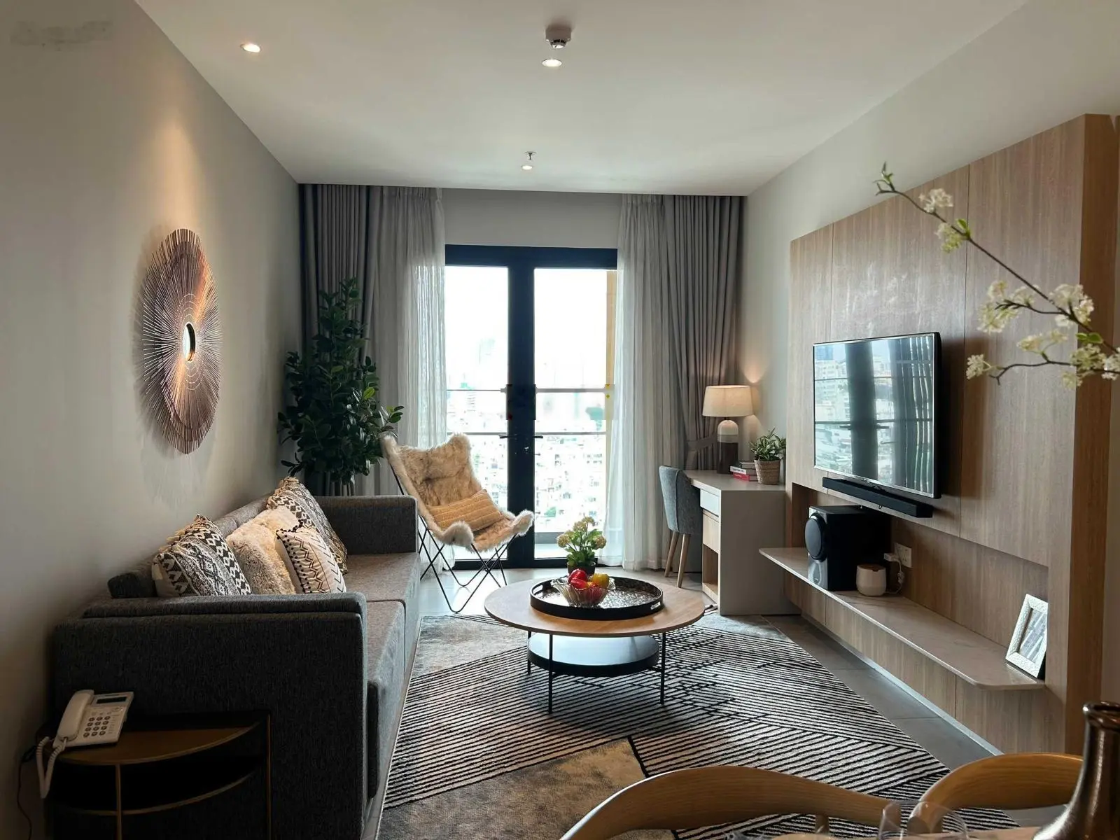BÁN NHANH Căn hộ CAO CẤP QUẬN 1- 3PN full NỘI THẤT -TẦNG CAO- VIEW ĐẸP - GIÁ13,5 tỷ- LH: 0909 752 ***
