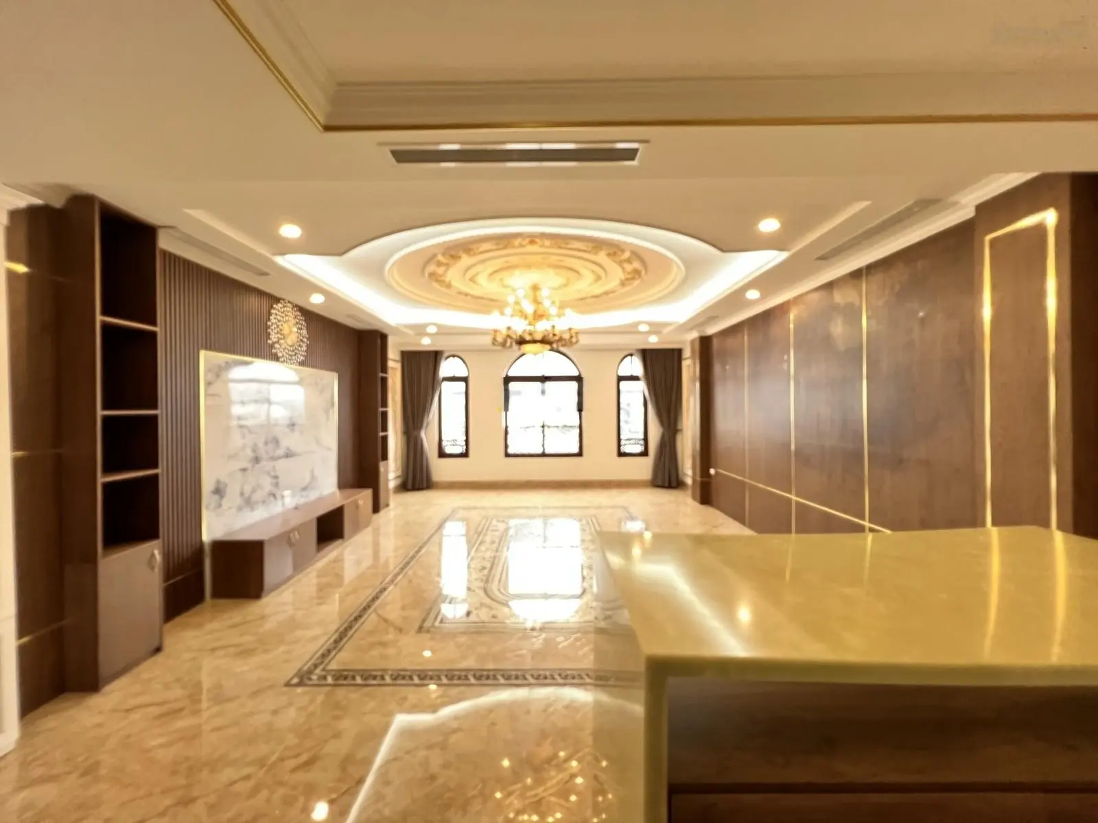 Bán nhà mặt Phố Quan 70m 9Tg MT 7m hơn 30 tỷ Lô góc thang máy vỉa hè rộng 6m KD sầm Uất.