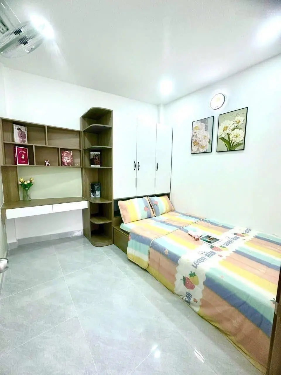 Bán gấp căn nhà đường Phạm Văn Bạch, phường 15, Quận Tân Bình, 1 trệt 2 lầu giá 3tỷ100tr