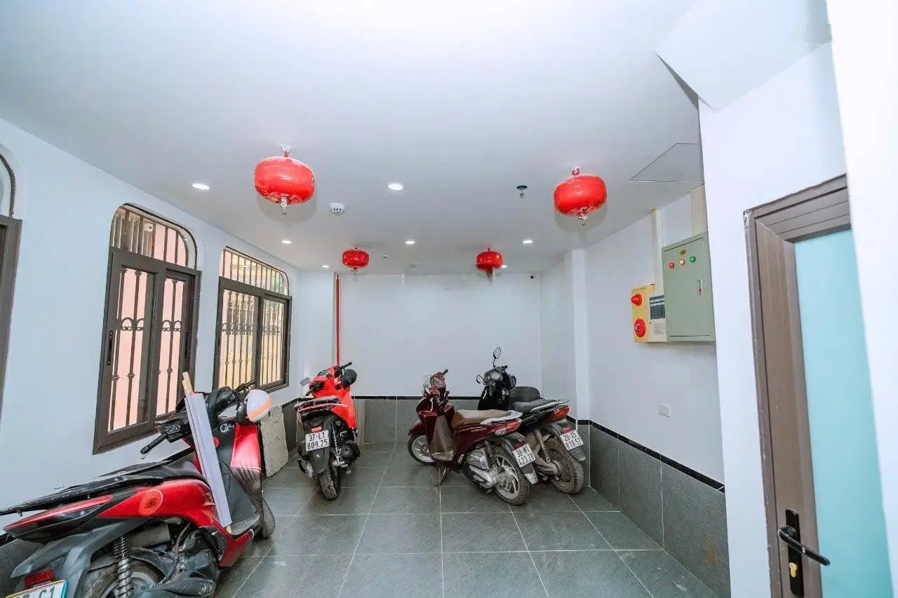 Bán nhà 60m2 Dịch Vọng,Cầu Giấy,mặt tiền 12m,dòng tiền 90tr/th,có thang máy, sổ đỏ đep,Giá hơn 15tỷ