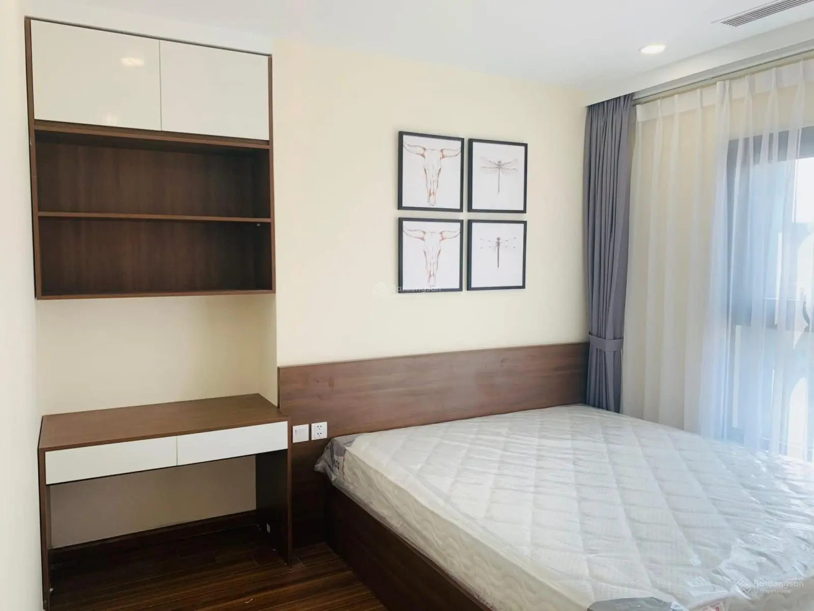 Bán gấp căn hộ cao cấp 98m2- 3 phòng ngủ, hướng siêu mát, giá siêu tốt tại golden park tower.