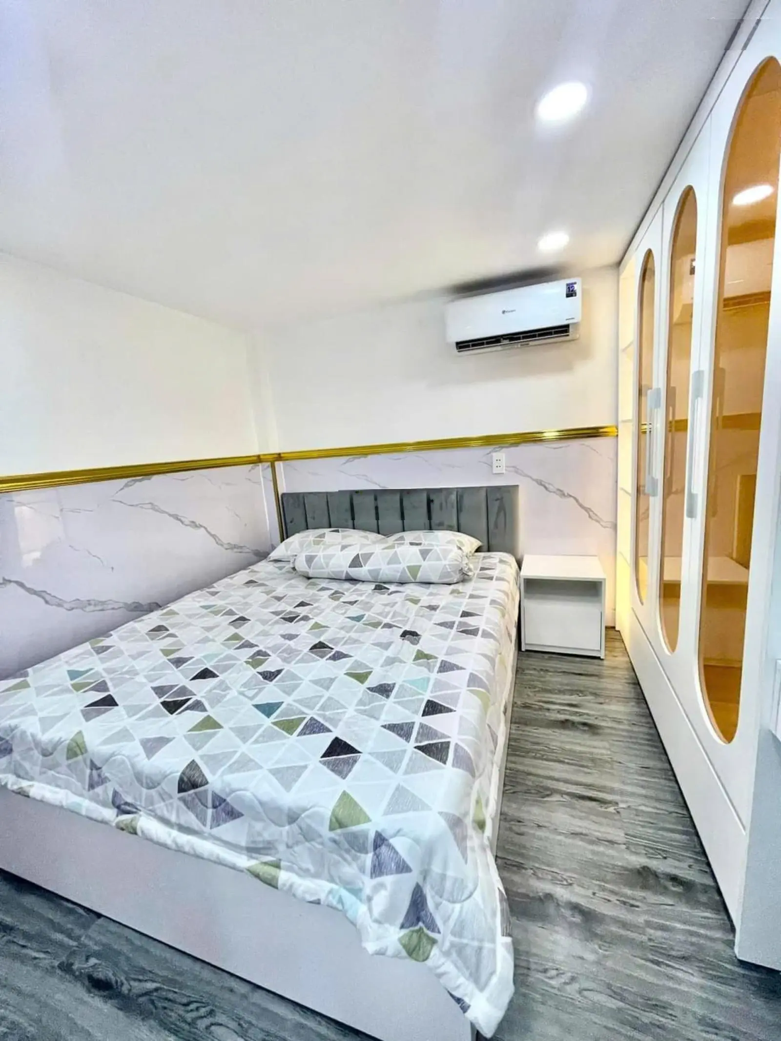 Nhà đẹp 40m2 có lửng, sổ hồng riêng Đào Tông Nguyên, Nhà Bè bán gấp