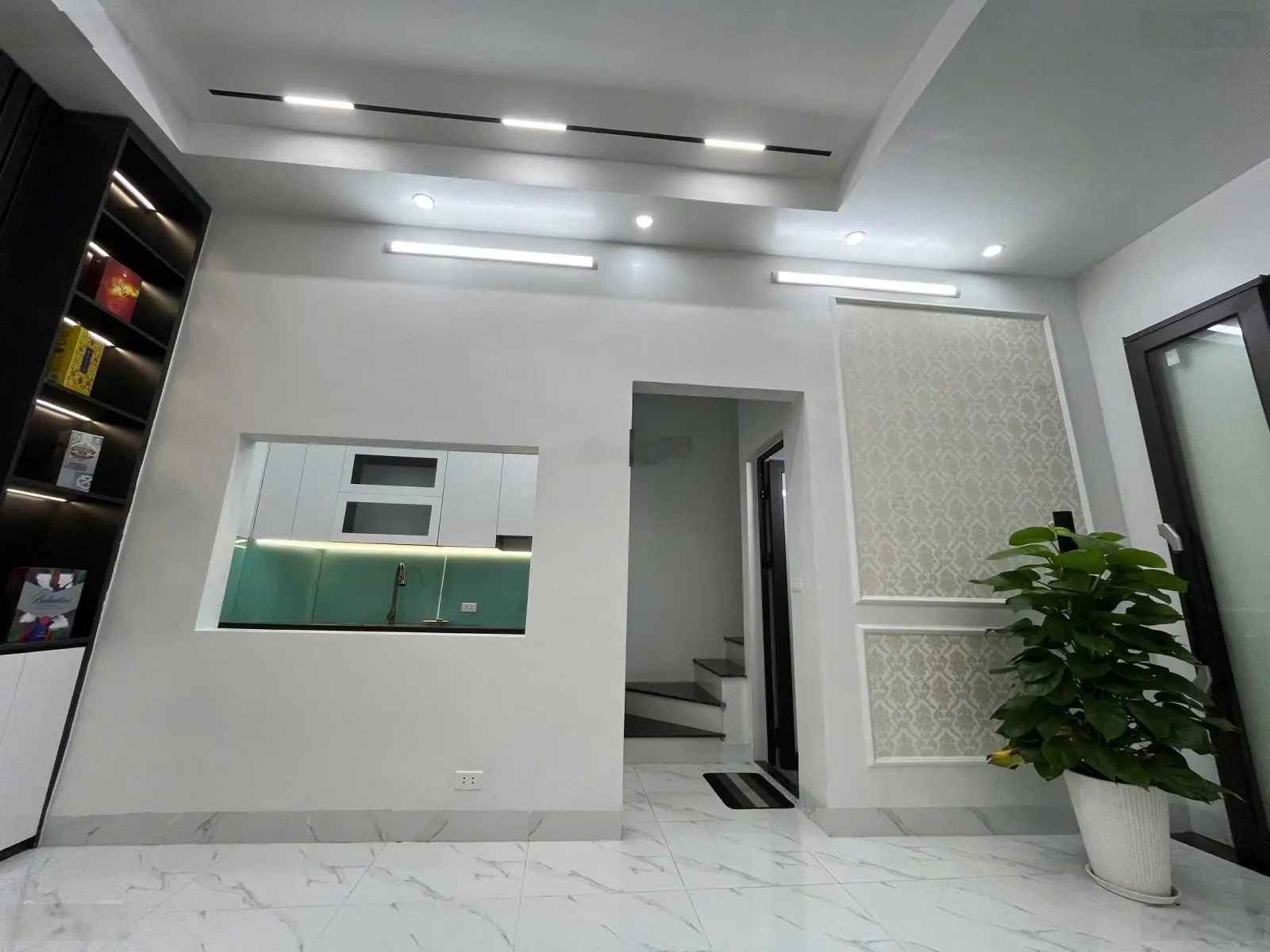 Bán Nhà riêng Đường Láng 40m 4Tg MT 5,9m chỉ 6,2 tỷ gần ôtô dừng đỗ full nội thất.
