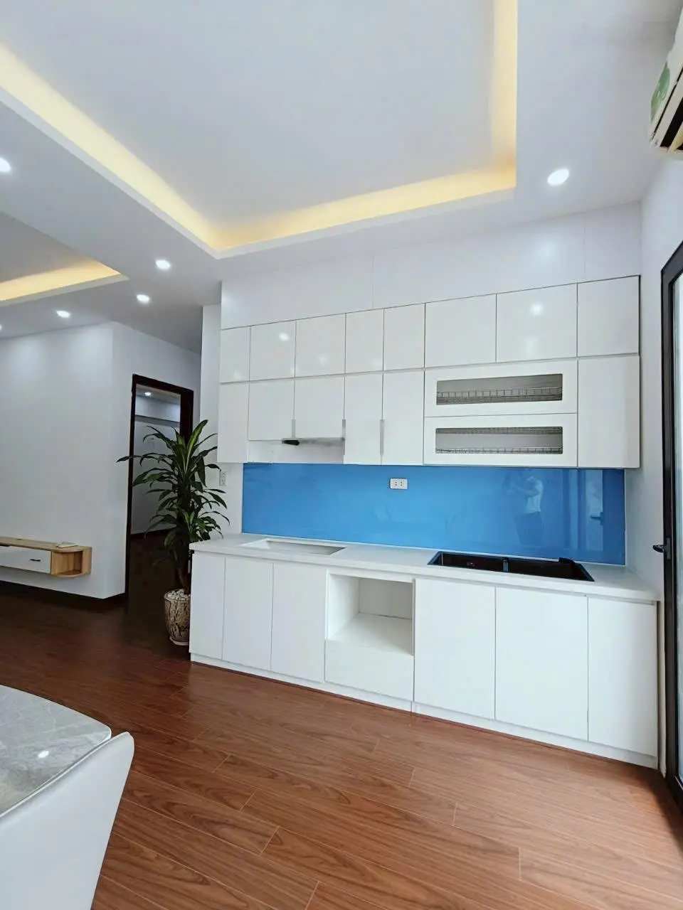 Em bán căn CC 3.2 tỷ Việt Hưng, LB nhà mới tinh ạ