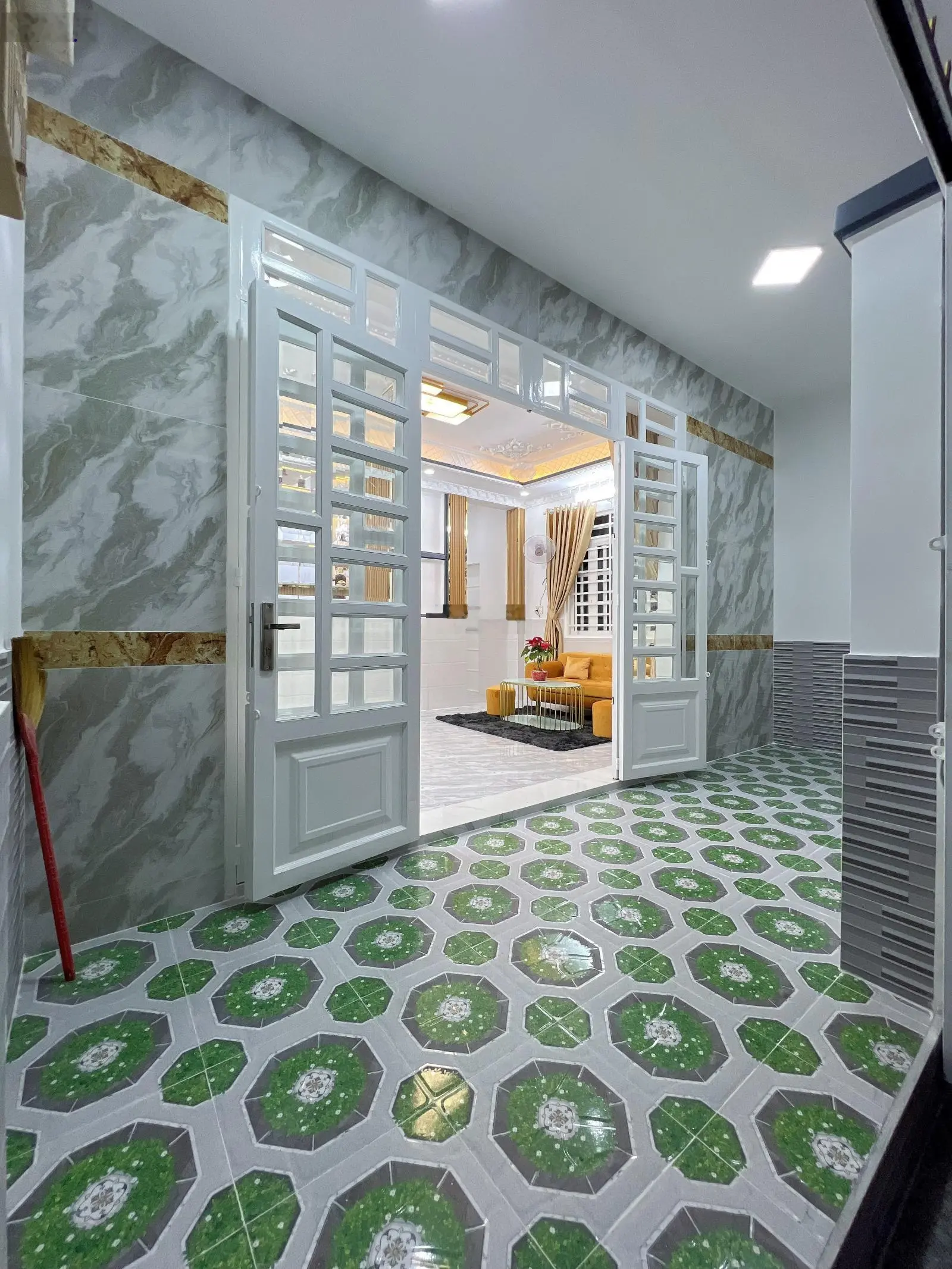 Bán nhà quận 7, đường huỳnh tấn phát, 5,5m x 10m nhà 2 tầng, 3pn, 2wc shr ccvb 2,25 tỷ.