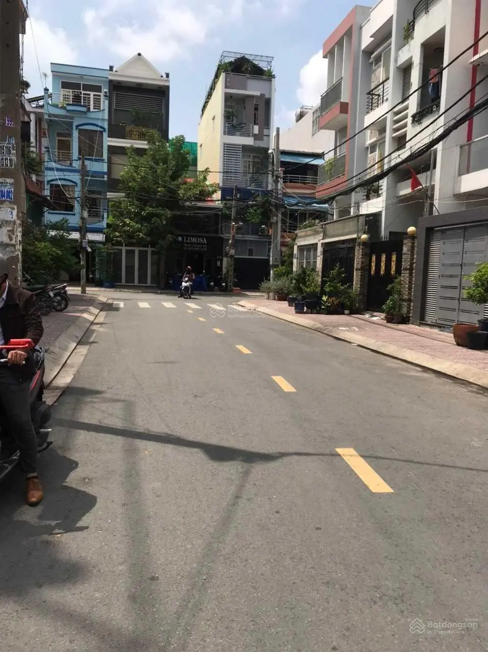 Cần bán gấp nhà vị trí đẹp, hẻm nhựa 10m Sư Vạn Hạnh; 5x18,5m; 3 lầu; giá chỉ 22,5 tỷ TL