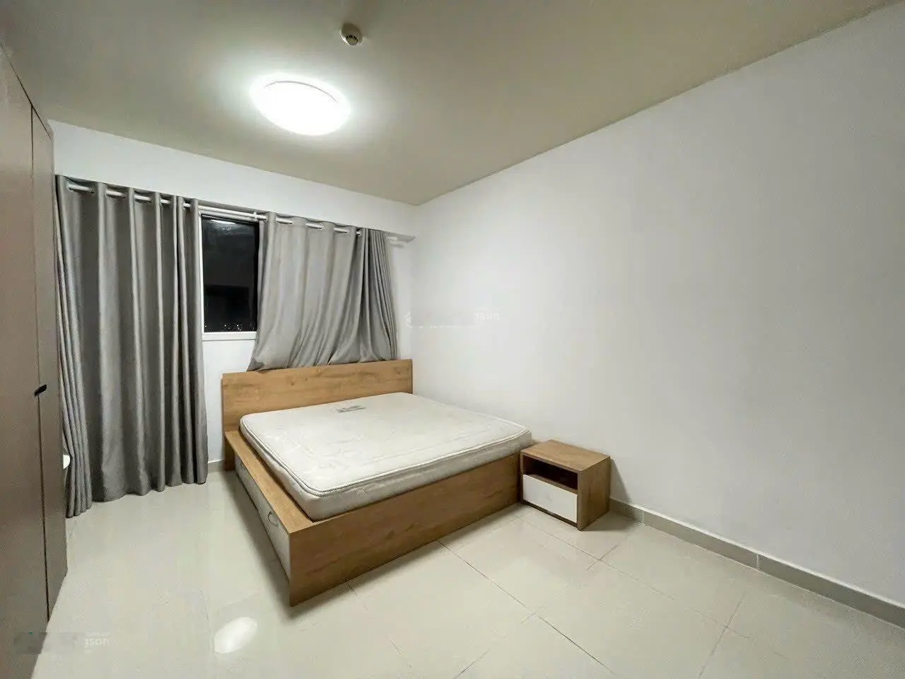 Bán căn hộ The Eastern, đường Liên Phường, quận 9. Căn góc 3 phòng ngủ và 2 WC full nội thất