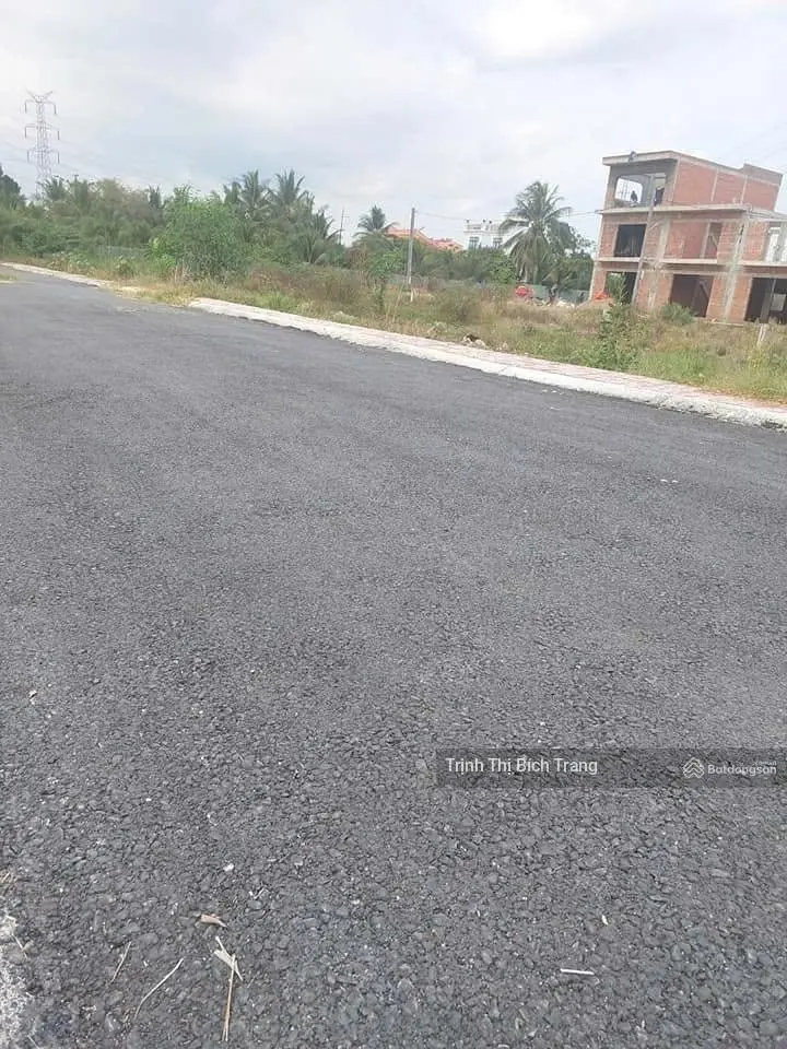 Đất nằm ngay chợ Ba Tri cũ đường Phan Văn Trị T.T Ba Tri Giá chỉ 480tr/120m2. Sổ sẵn. Đất thổ cư.