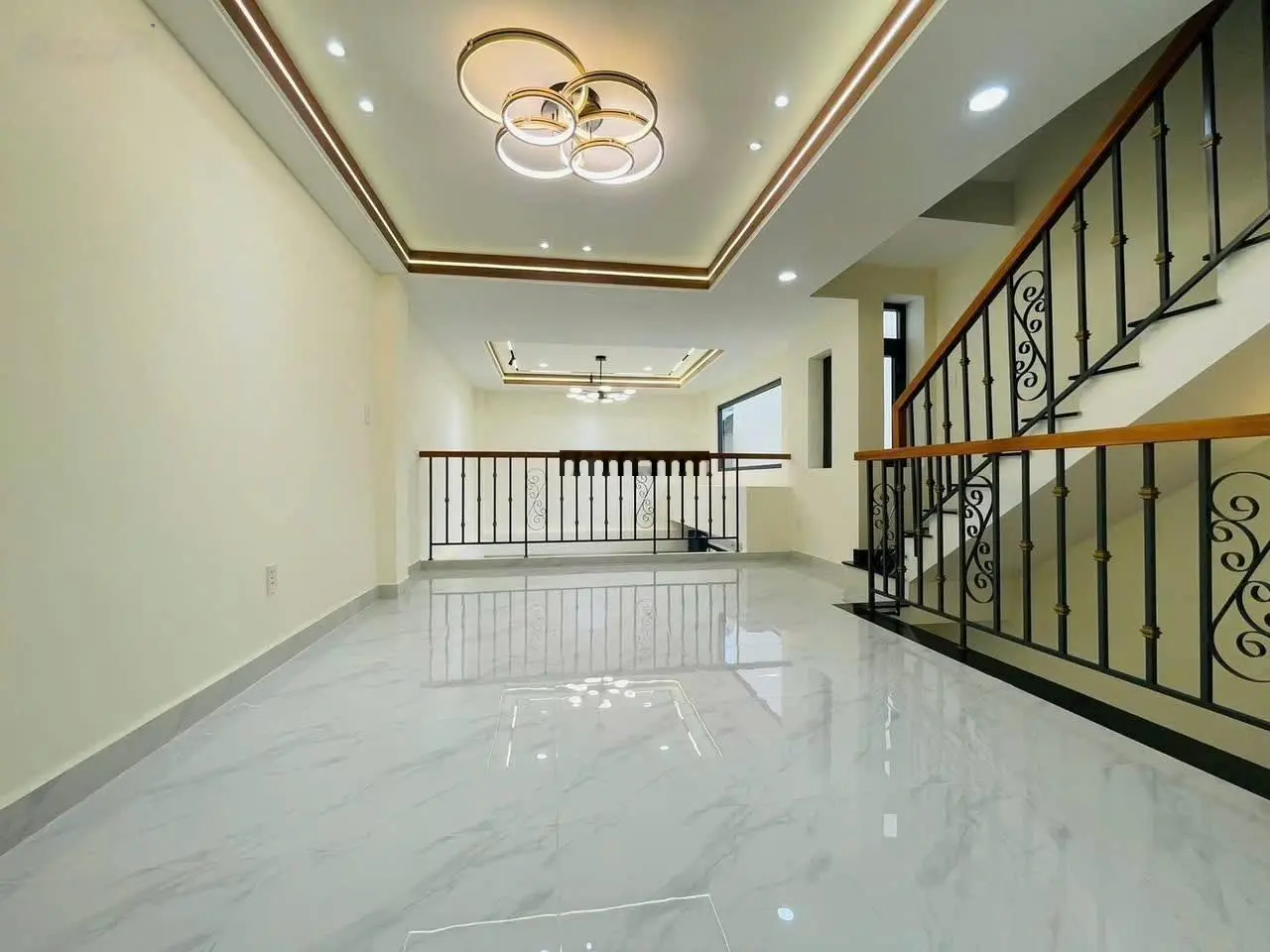 Bán nhà mặt phố Thân Văn Nhiếp, 80m2 Giá 3tỷ688(4PN, 5WC), Gần THCS Lương Định Của, Sổ riêng, Quận2