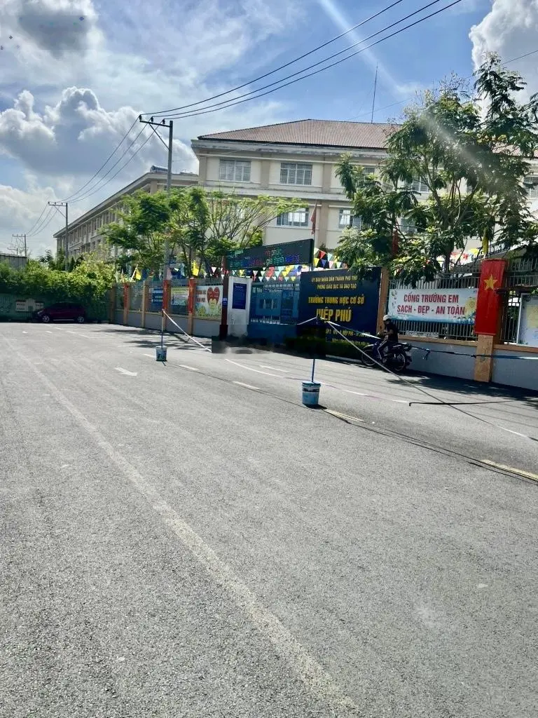 Mặt tiền kinh doanh ngay THCS Hiệp Phú 87m2 Ngang Gần 5m - KD Đa Ngành Nghề - Giá sale sập sàn
