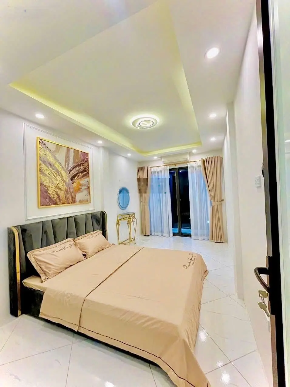 Nam Vương! Đ Láng, gần phố, ngõ rộng, 3 gác, nở hậu, nhà đẹp, tặng nội thất, 35m*4 tầng