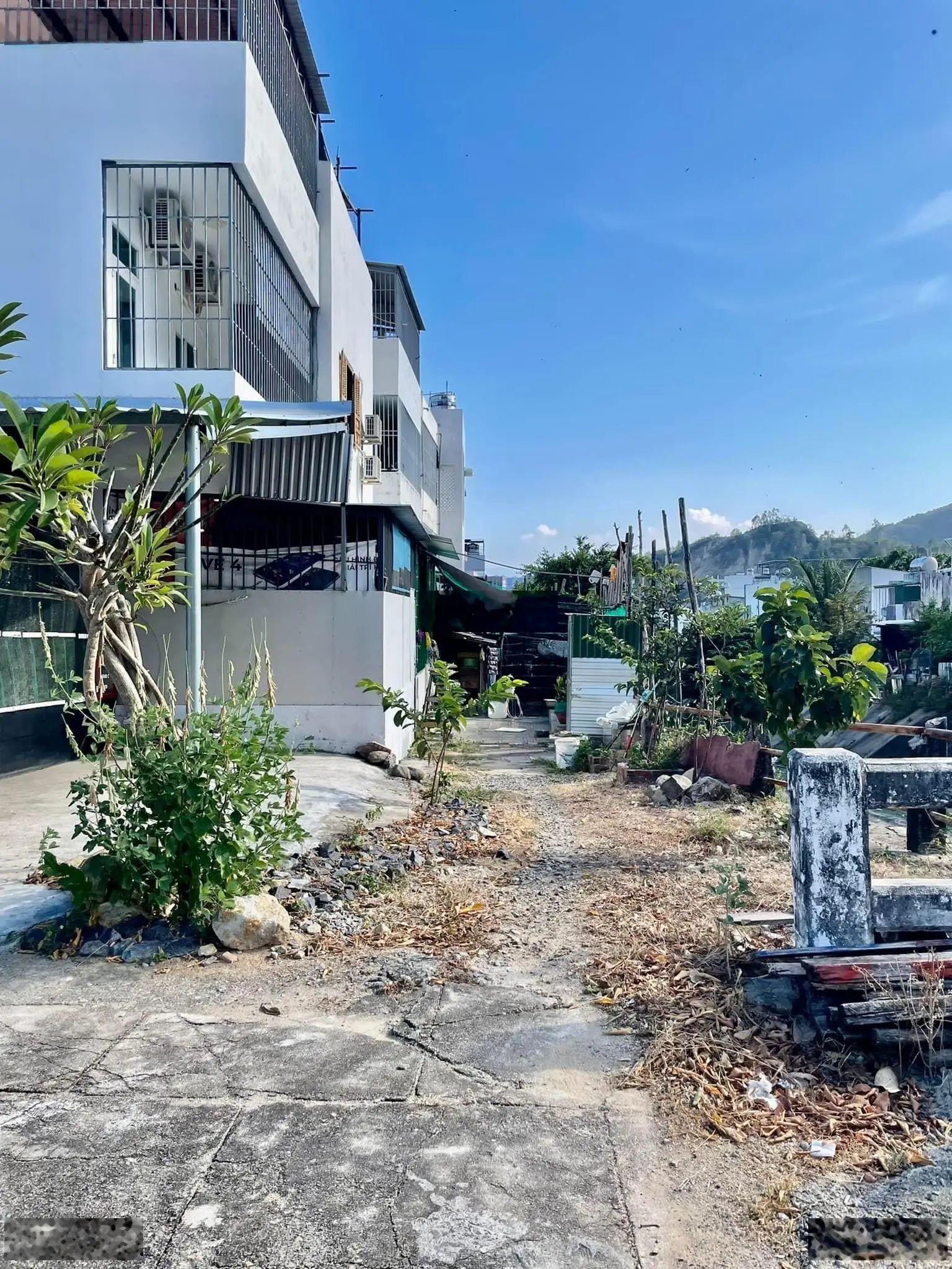 Lô đất 3 mặt tiền đẹp đường rộng 16m Vĩnh Hoà gần biển - Diện tích: 59,94m2 (ngang 8,6m)
