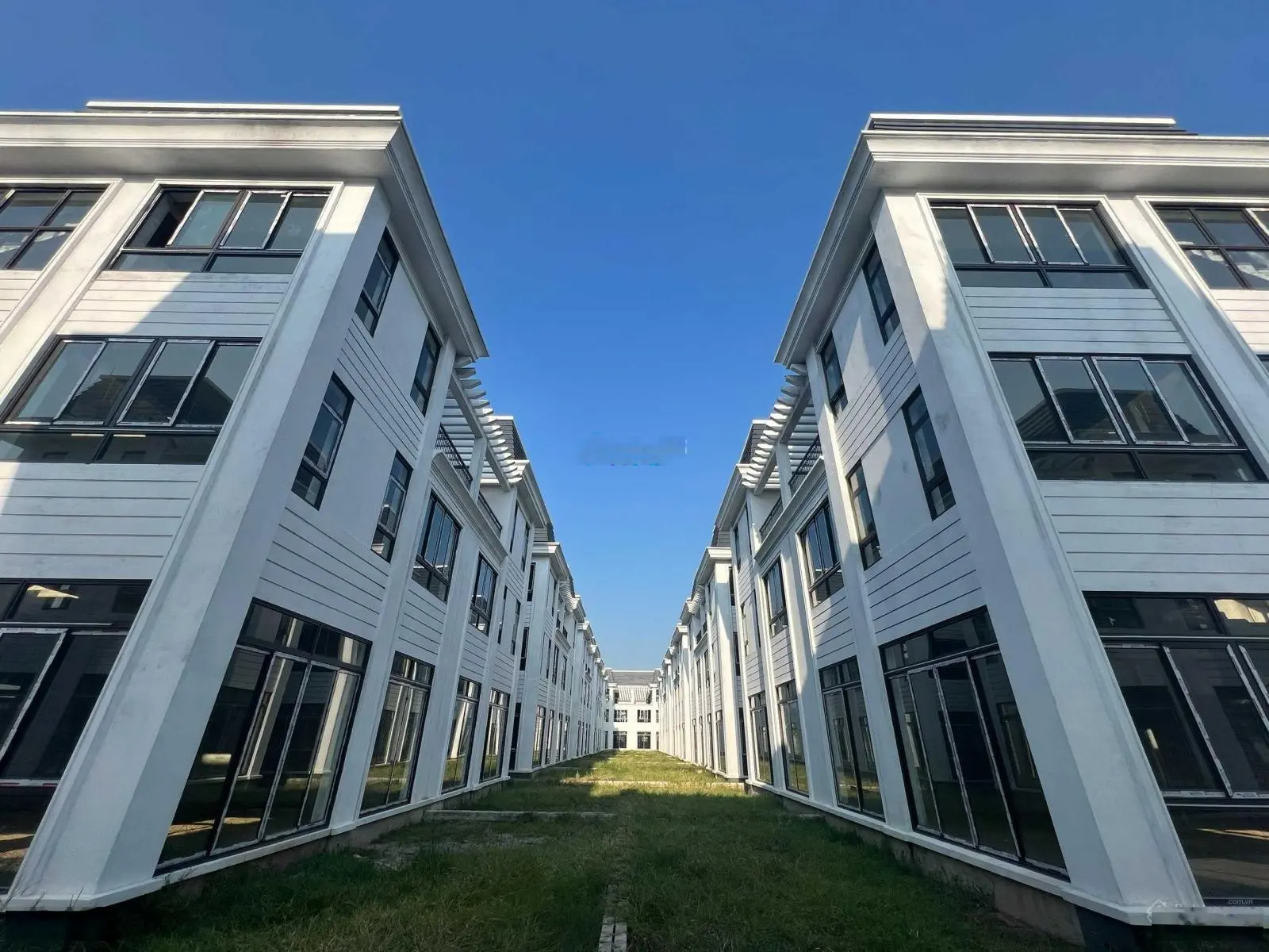 Hàng ngoại giao! Biệt thự HUD Mê Linh Vành Đai 4 ký HDMB CĐT 10% đường lớn 30m. LH: 0981 248 *** Zalo