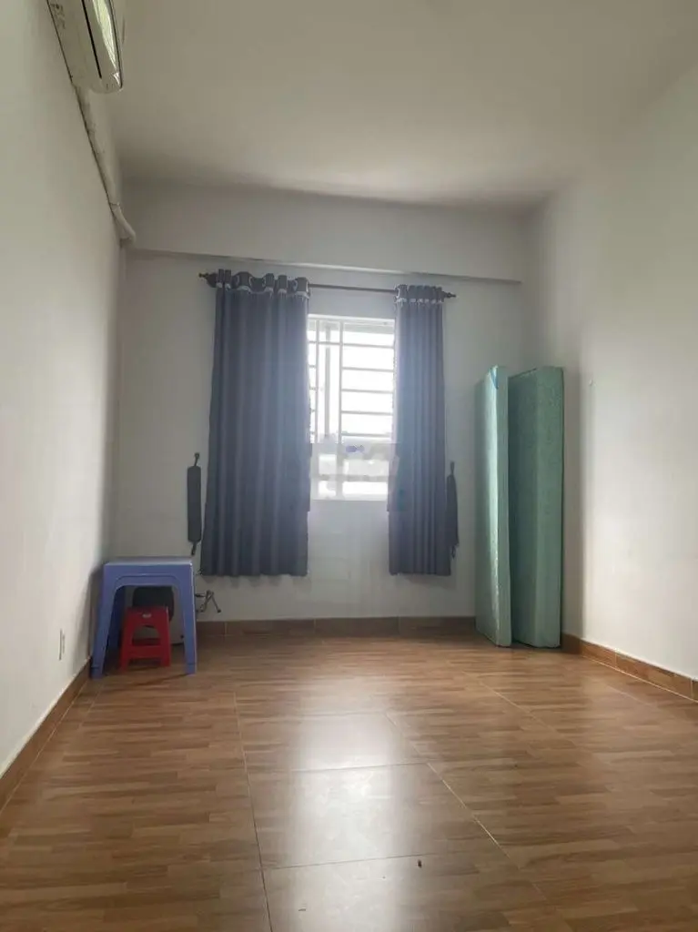 Bán căn hộ 70m2 có 2PN,2WC căn góc ngay chợ Bình Điền Q8