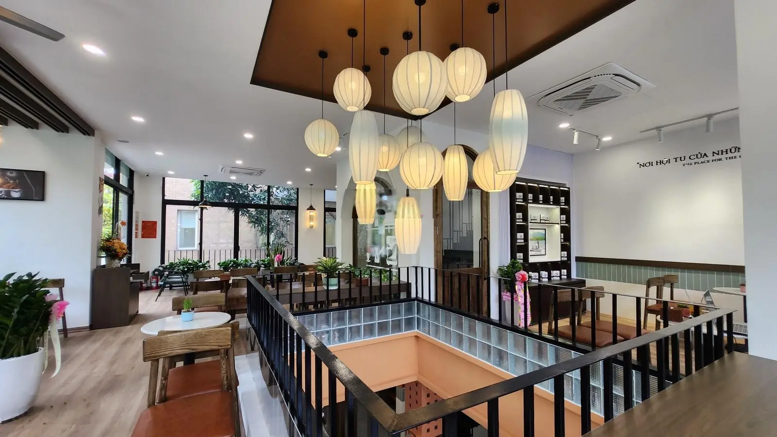 Bán gấp nhà mặt phố Lê Trọng Tấn, Hà Đông, lô góc, MT 25m, 200m2, nhỉnh 285tr/m2, ở & kd cafe