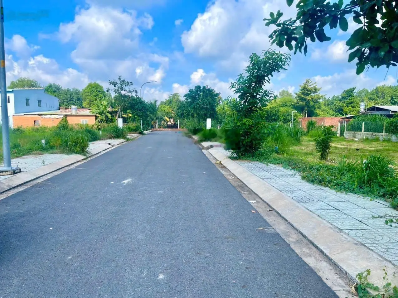 Chính chủ bán miếng đất 80m2 full thổ cư, sổ hồng riêng, giá chỉ 1 tỷ tại Phú Hòa Đông