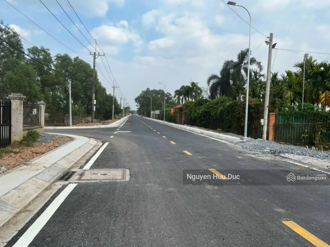 Bán đất tặng nhà đẹp mặt tiền Nguyễn thị Lèn (7.764m2) thổ 300m2, xã Trung An, H Củ Chi, TPHCM