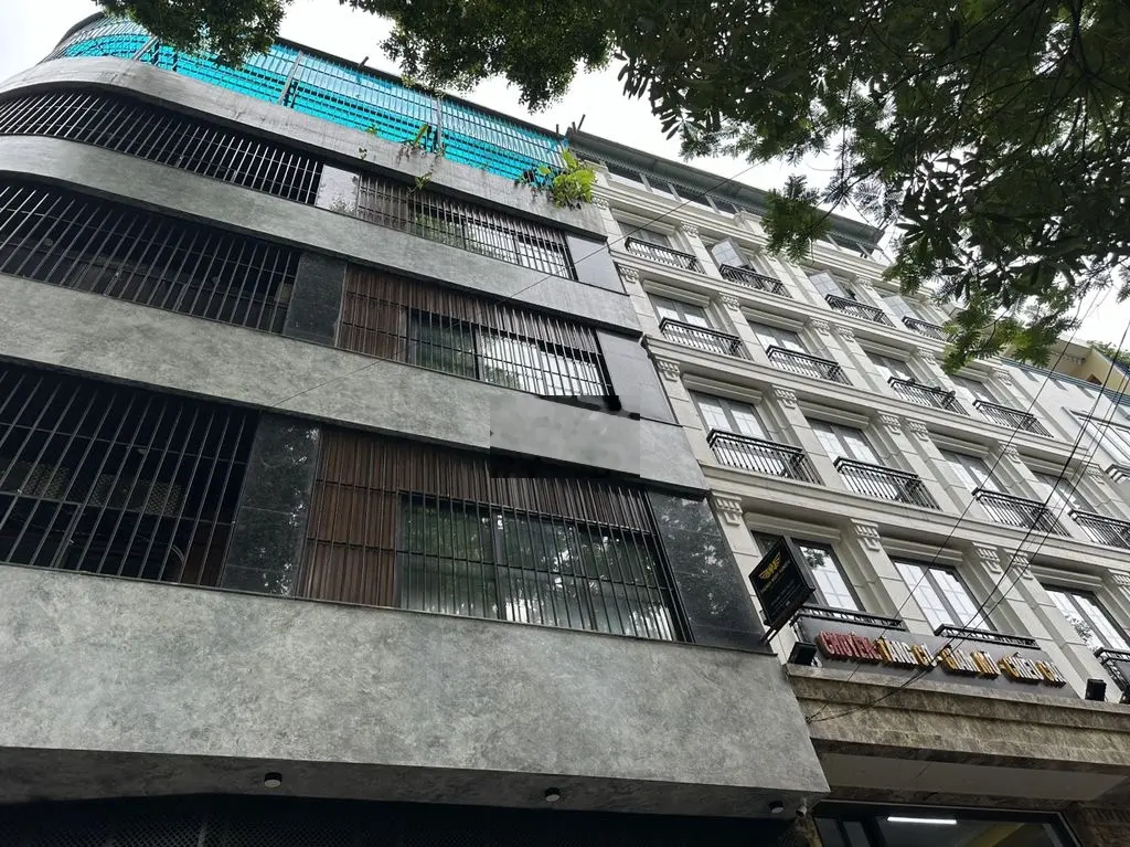 Bán Hotel Trần Duy Hưng 168M2- 10 tầng - Mặt tiền 10M-Vị trí đẹp-Ô tô