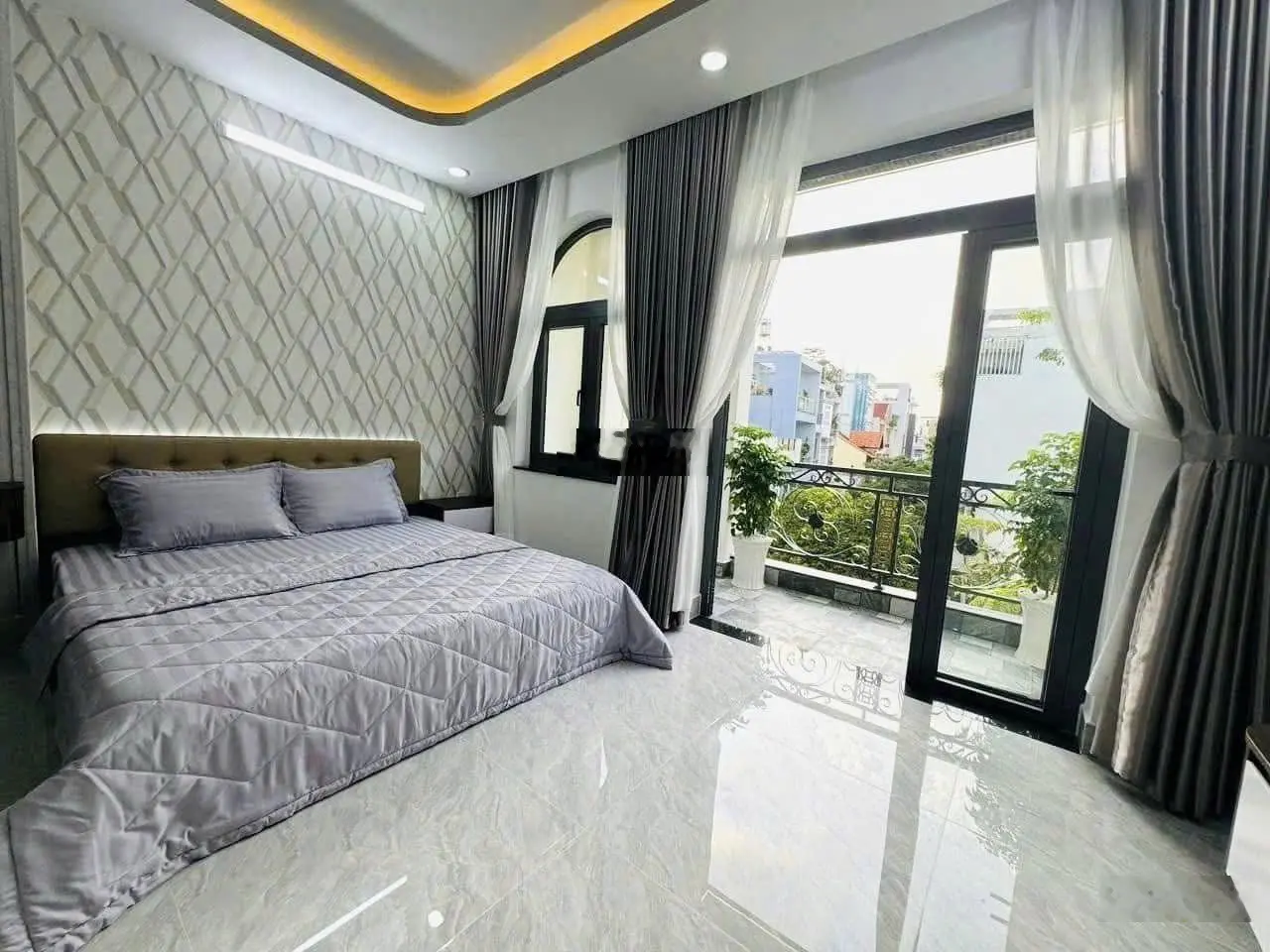 Đậu visa cần bán nhà Đường Phan Huy Ôn P. 19 Bình Thạnh DT 5x12m KC 1 trệt 3 lầu 4PN 5WC