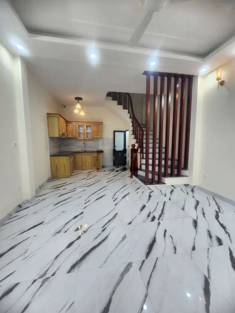 Hiếm. 1 căn 30m2, 2ty6, oto lùi cửa, ra Lê Trong Tấn+Tố Hữu 10 phút