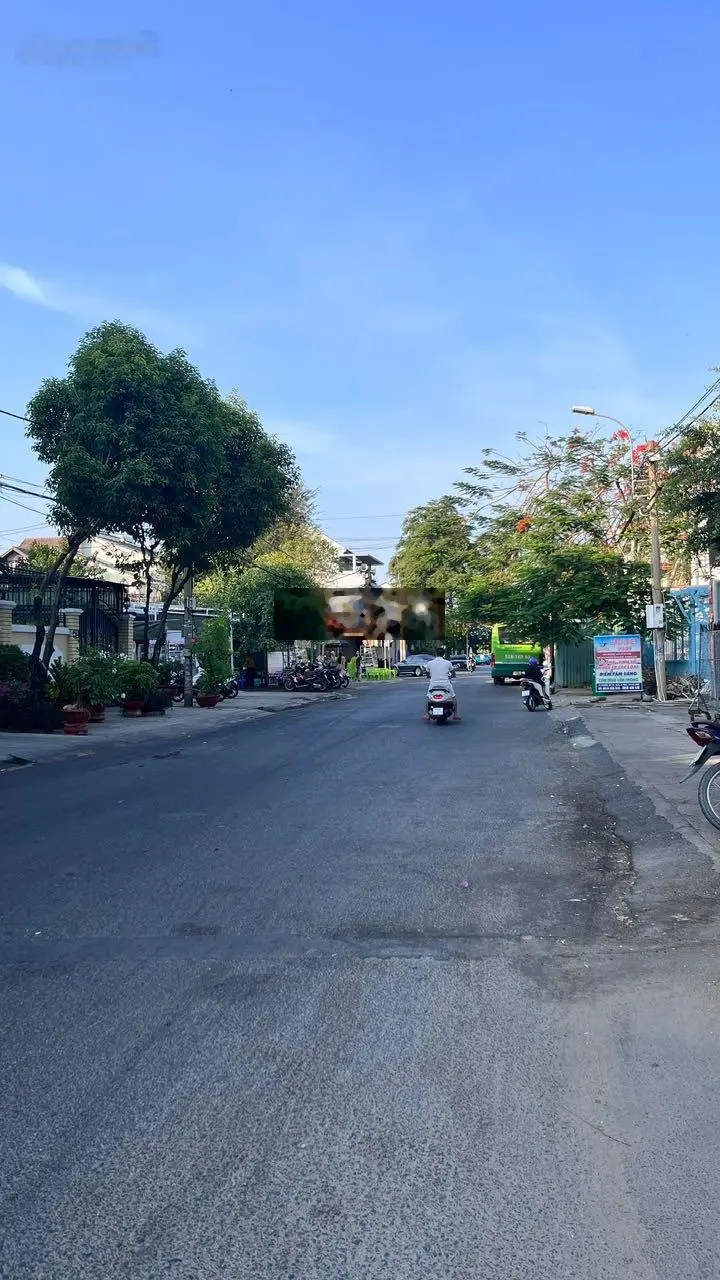 Bán nhà 490m2 sử dụng, CN 237m2, giá 47 tỷ, giáp sông, Hiệp Bình Chánh TP Thủ Đức đường số 10