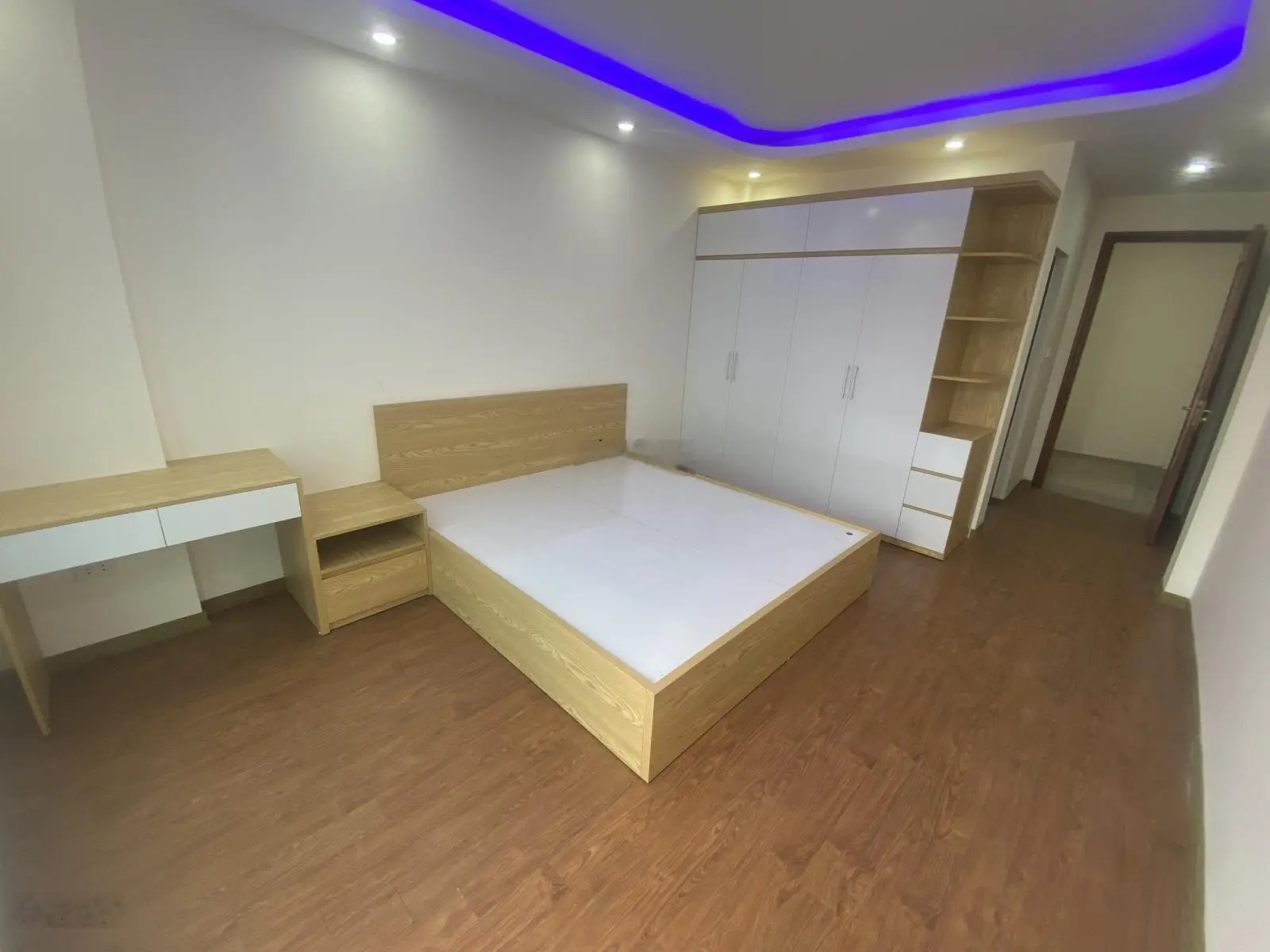 Duy nhất 1 căn ôtô đỗ cổng tại Phụng Châu, giá tốt chỉ 2,95 tỷ 32m2*4T 3PN. Sát trường SP thể thao