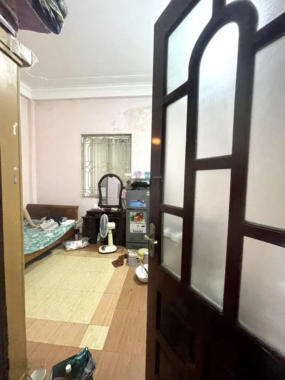 Bán nhà Lạc Long Quân, Tây Hồ 52m2, 4 tầng, giá 7.95 tỷ, ngõ nông, lô góc, dân xây, ở ngay