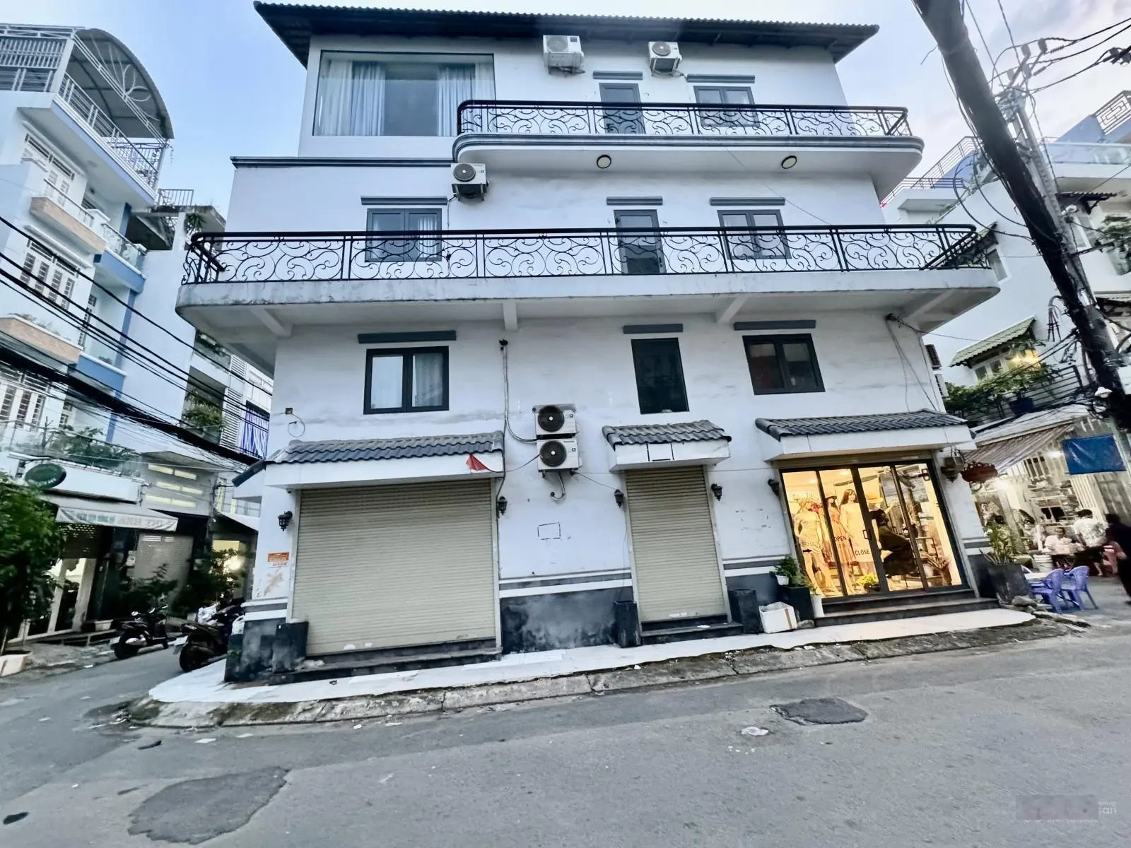 Bán nhà góc 3 mặt tiền kinh doanh-xe hơi đậu cửa Dương Bá Trạc,P1,Q8