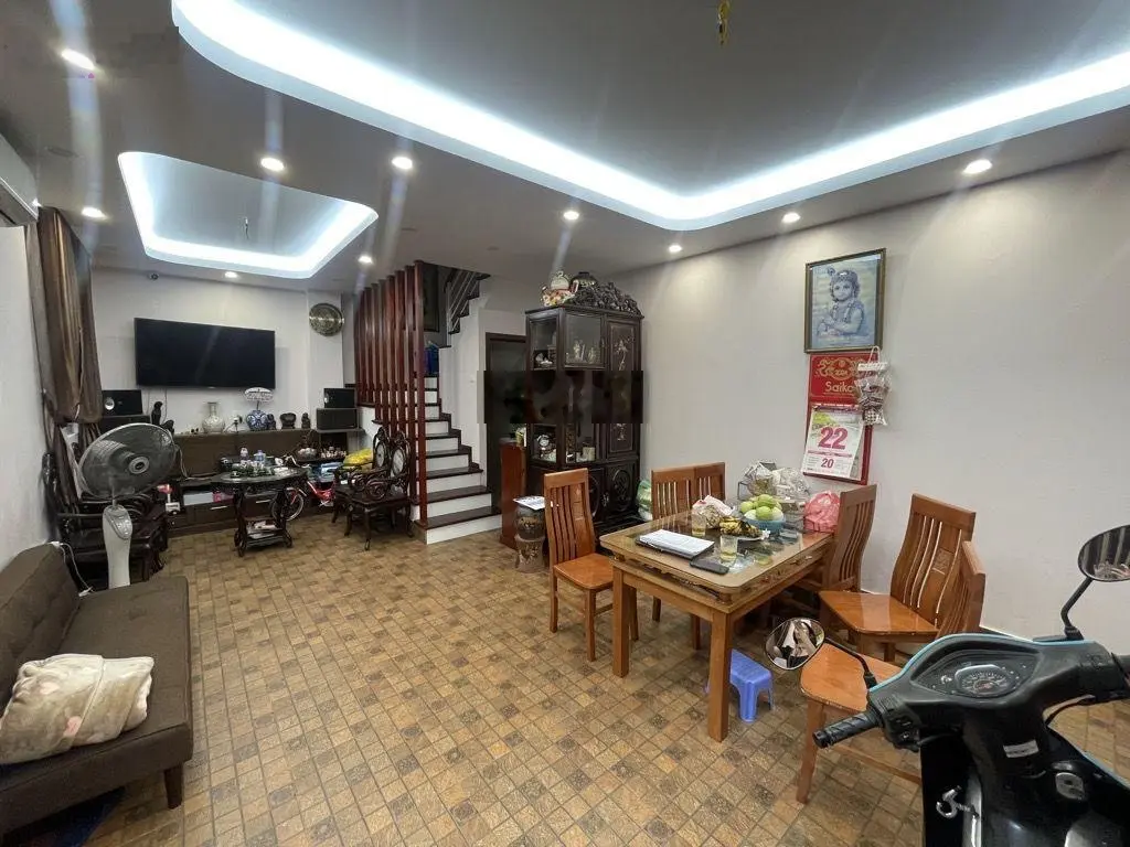Bán nhà riêng DT 39m2, mặt phố Đặng Thai Mai Tây Hồ Hà Nội