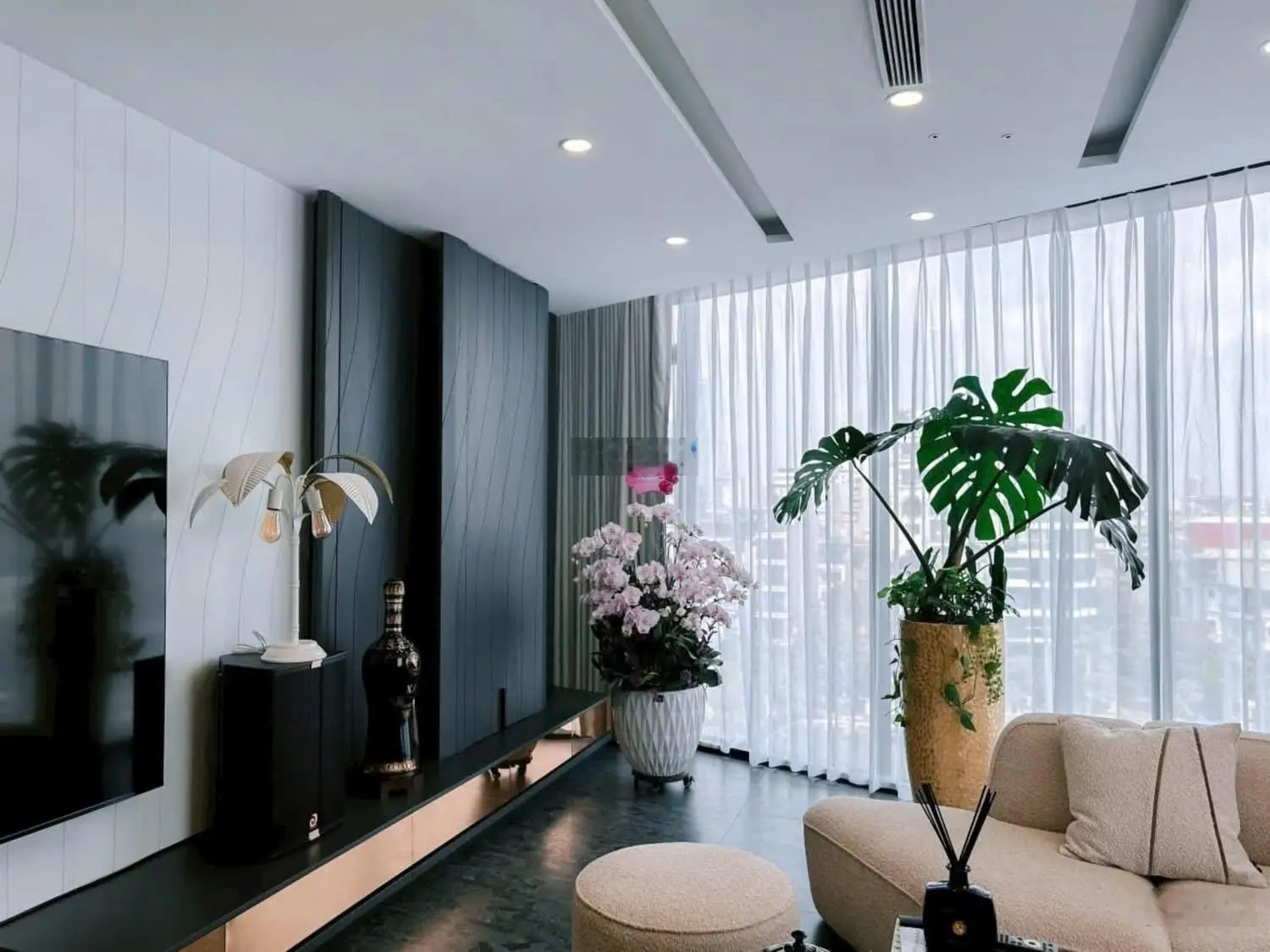 Biệt thự vip mặt phố Đội Cấn -Quận Ba Đình 57m2 x 8 tầng