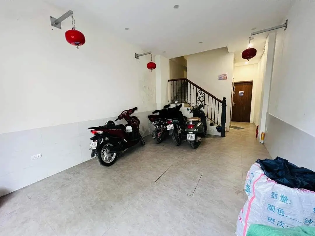 Bán CHDV 6 tầng thang máy, ô tô vào nhà, đường Trịnh Văn Bô, tổng 10 phòng khép kín. Đã full phòng