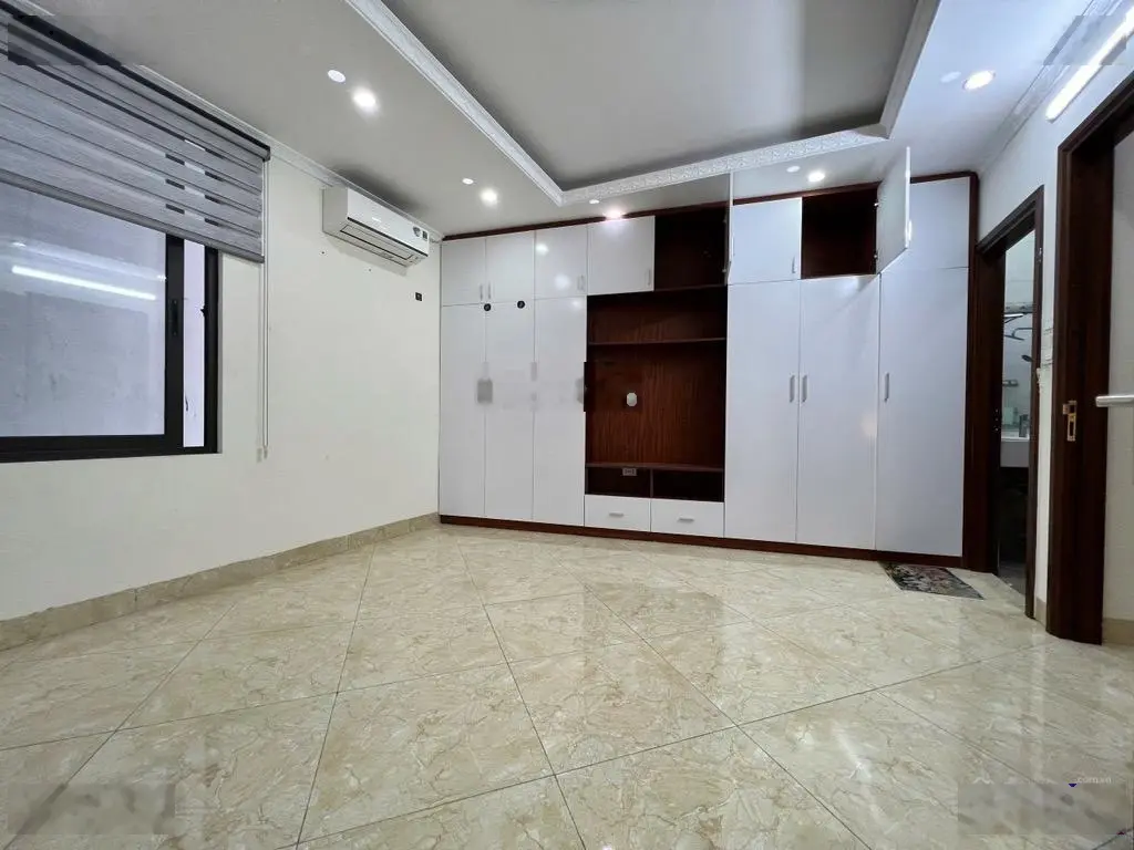 Bán nhà bồ đề - 10m ra ô tô thông- gần chợ, trường học : dt 35m² thiết kế: 5 tầng full nội