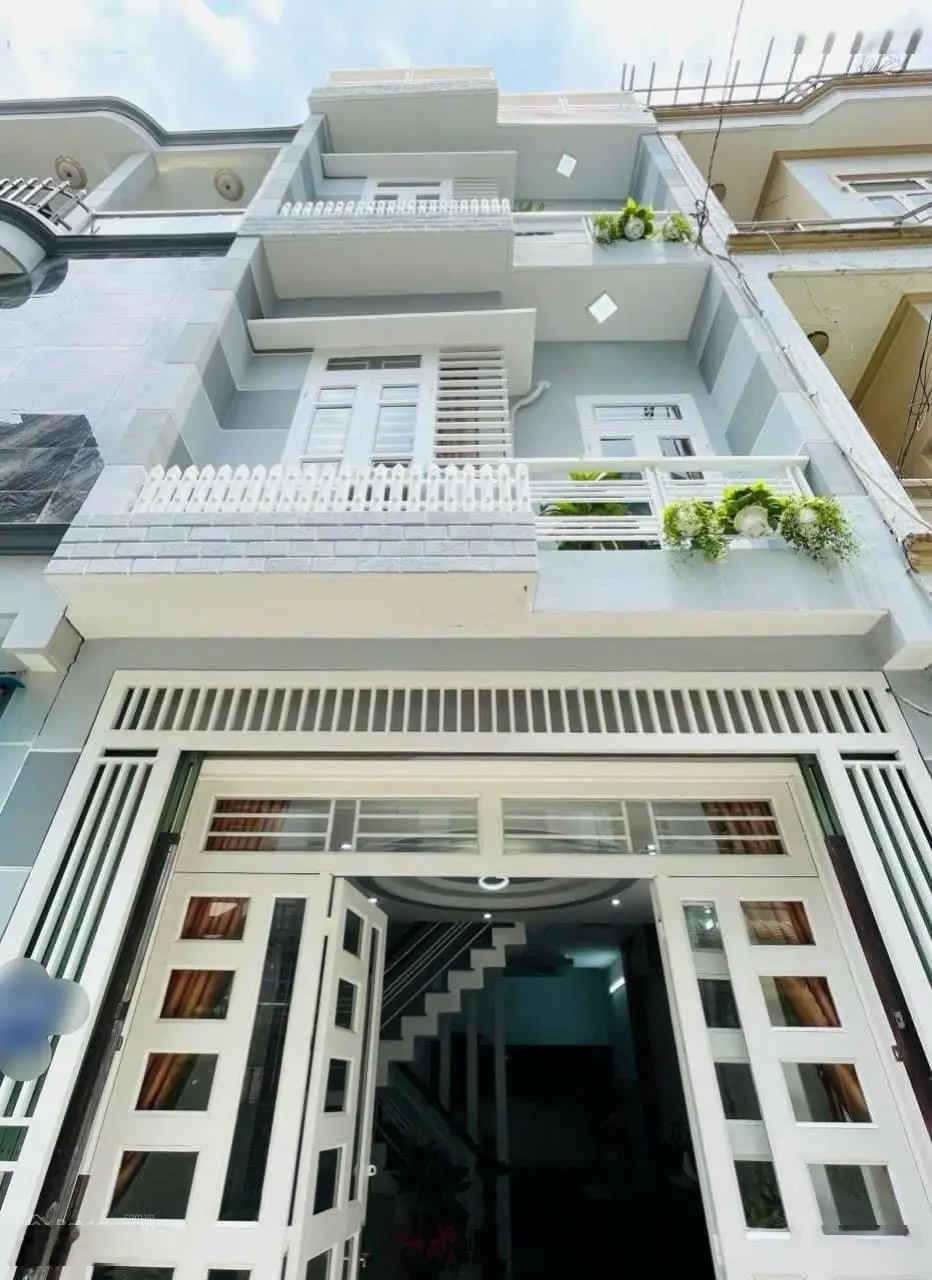 Bán gấp nhà 63m2. Đường Nguyễn Thái Sơn. Phường 4. Gò Vấp. Giá 3 tỷ 650. LH 0904 430 ***