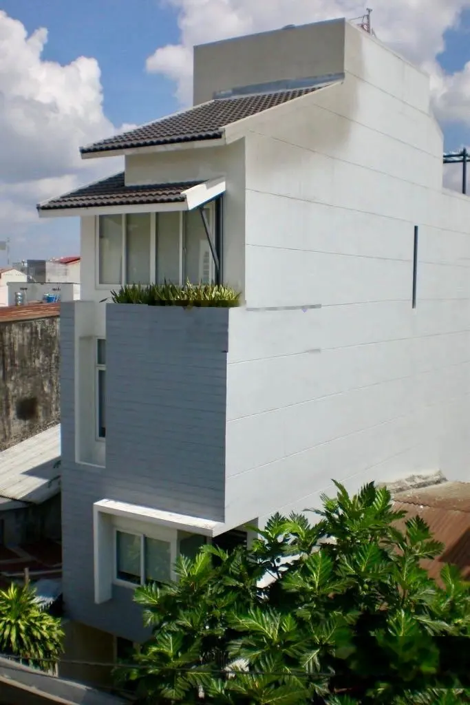 Nhà đẹp Emart Phan Huy Ích 89m2 5 Tầng Hẻm Xe Hơi chỉ Nhỉnh 7 Tỷ