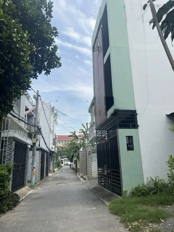 Nhà đẹp thiết kế hiện đại - đường số 10, Linh Trung - 64m2 1 trệt 2 lầu - 4PN - giá 6.4 tỷ, HXH