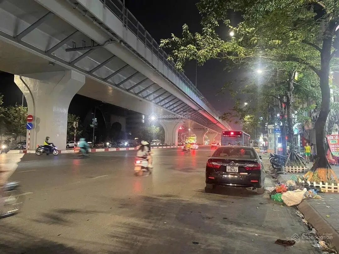 Bán Mặt phố Minh Khai, Hai Bà Trưng . DT 115m2 4T Mặt tiền 5m. giá: 56.6 tỷ. LH :0383 426 ***
