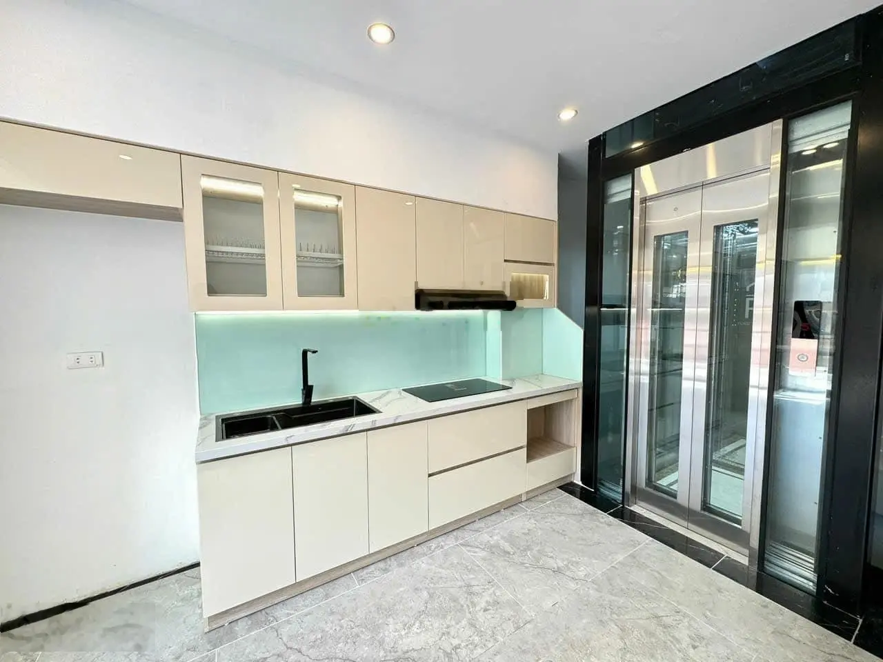 Bất Ngờ Bán Nhà 29m2 5 tầng mới xây sổ đỏ vuông đét đồ đạc mới nguyên vừa ở vừa kinh doanh