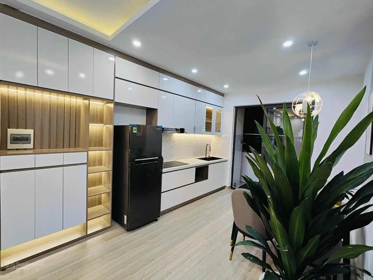 Bán căn hộ 63m căn góc 2pn 2vs HH4A Linh Đàm.Hỗ trợ khách mua v.a.y bank 650tr