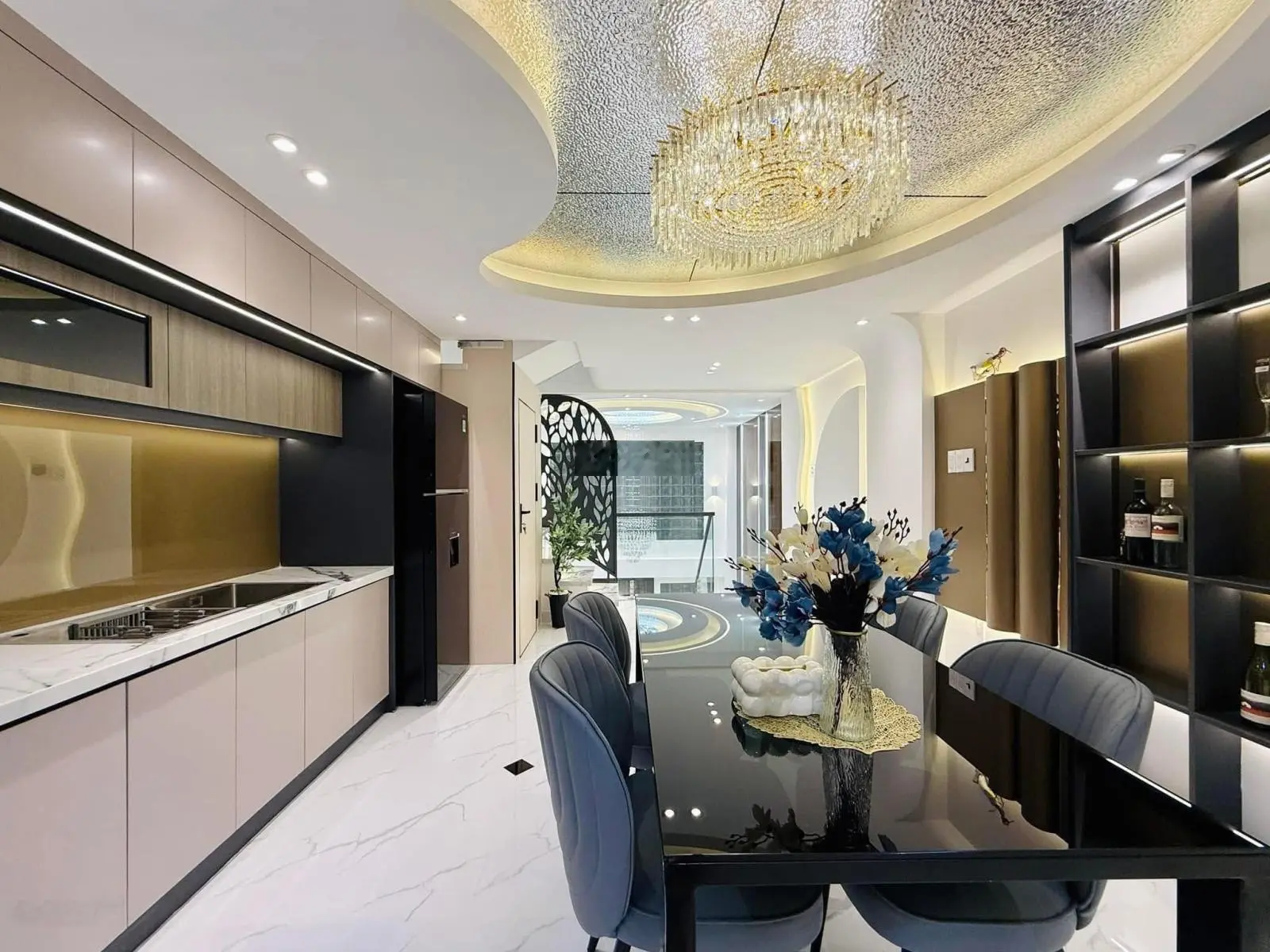 Lên siêu phẩm Đường Thành Thái, P14, Quận 10, gần chợ Thành Thái 60m2 (5x12m), 1T2L, SHR