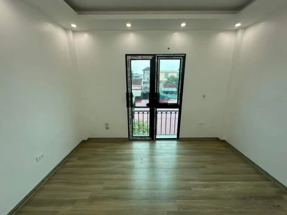 Chị gái đi nước ngoài cần bán gấp nhà 5 tầng 35m2 ngõ rộng cách ô tô 50m, MT 4.12m, giá nhỉnh 4 tỷ