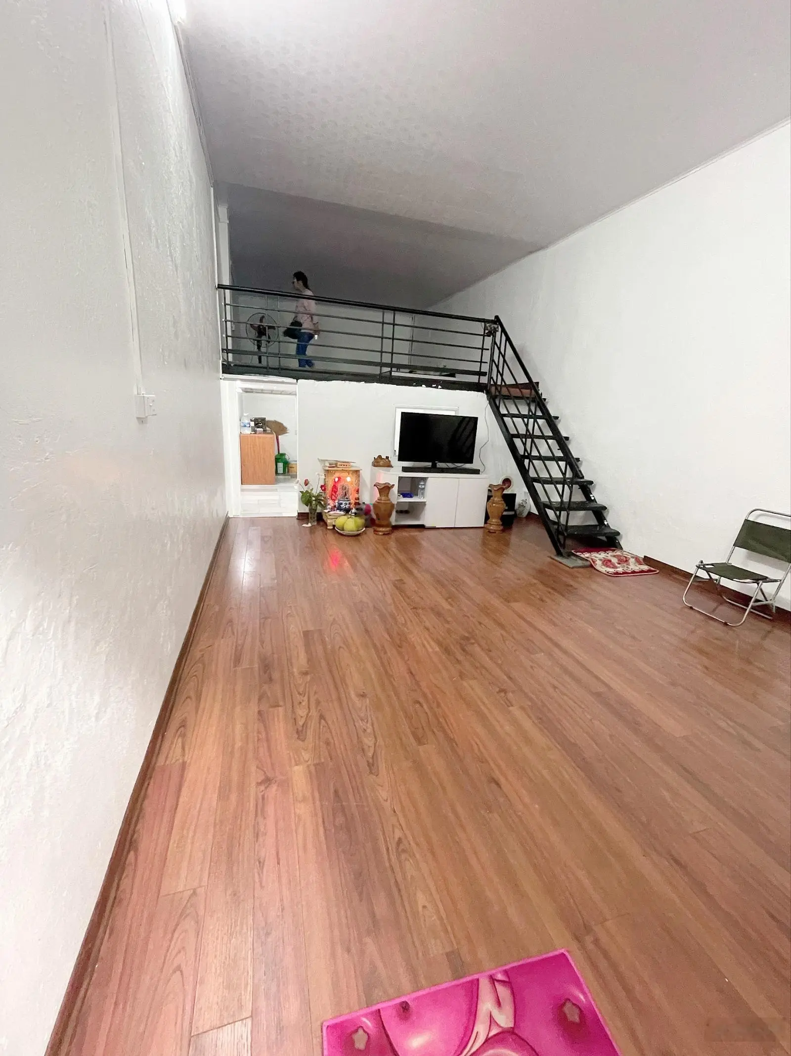 900tr , Nguyễn Văn Giáp , 70m2 , 3 ngủ , trước nhà 3m , cực hiếm . ĐT : 0985 387 ***