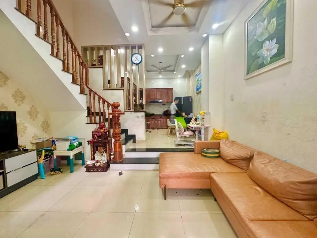 Bán nhà thủ đức, 5 x 14 cạnh KĐT Vạn Phúc City, 4 tầng, nhỉnh 8 tỷ.