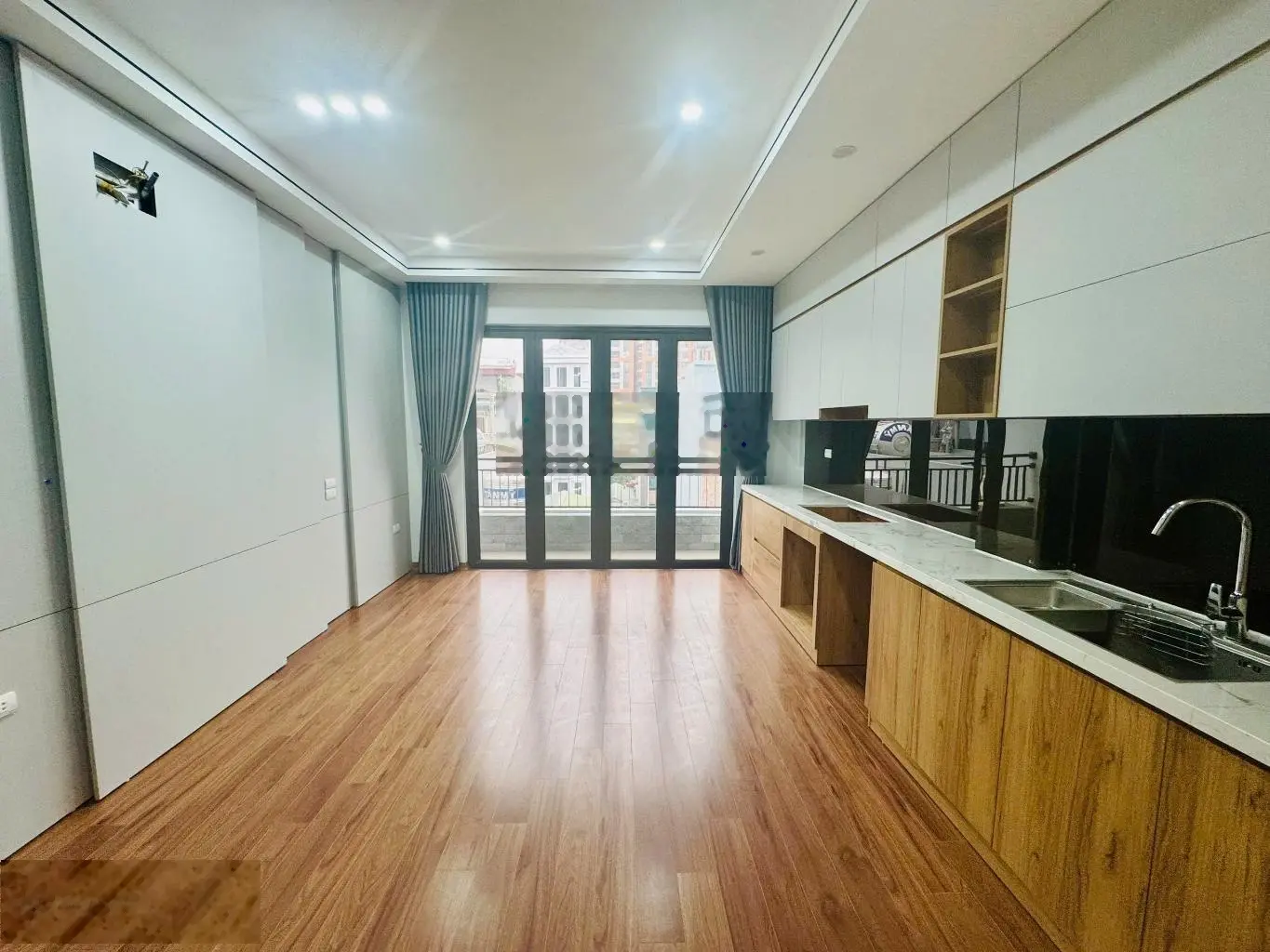 Thang máy fun nội thất phố trạm long biên hà nội 55m2