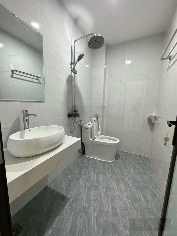Bán Nhà Phố Xốm gần xây xăng mặt ngõ thông gần đường ô tô lô góc 33m2 xây 4 Tầng 3 Phòng ngủ
