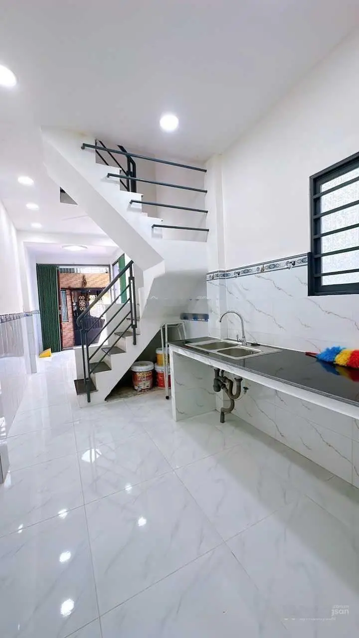 căn góc 2 mặt tiền hẽm rộng 4m