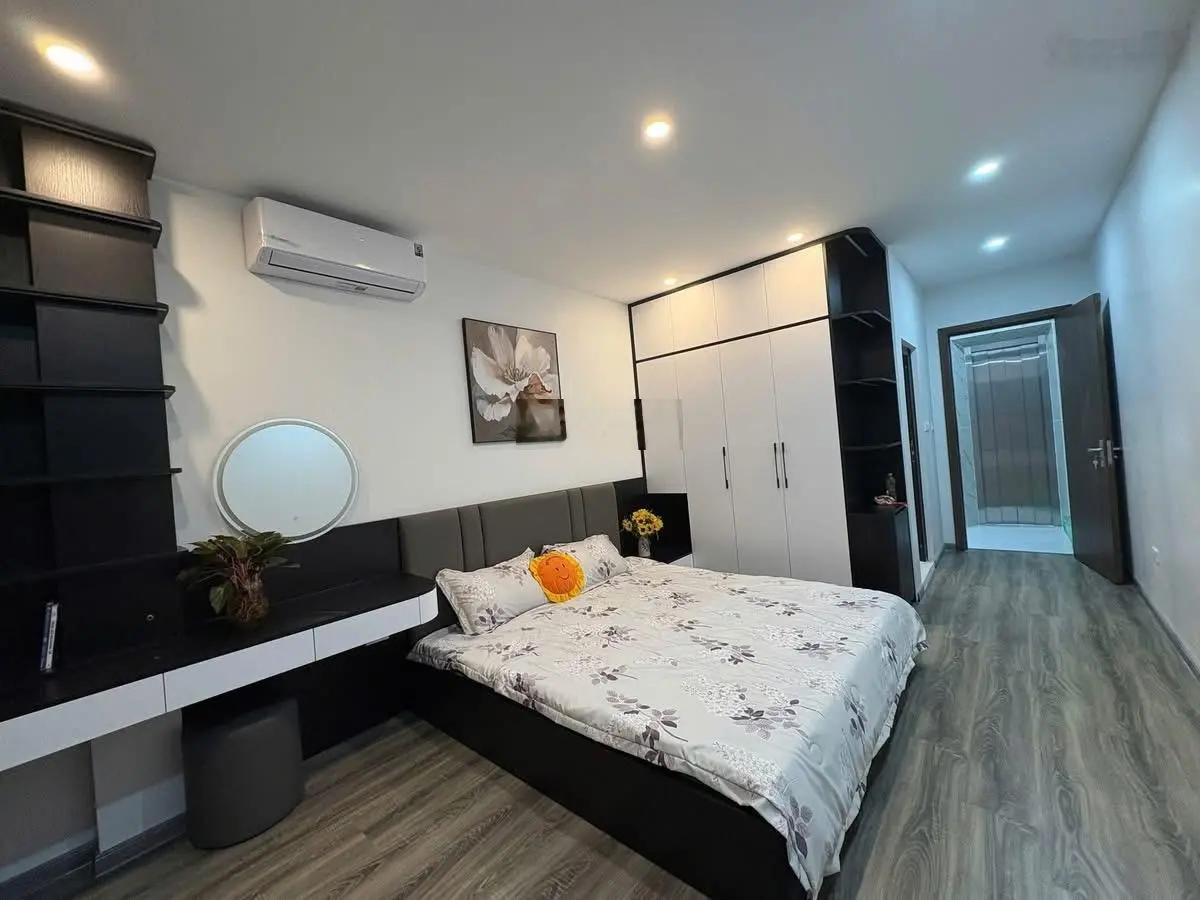 Chính chủ nhờ bán nhà Nguyễn Khang-60m2-5 tầng -gần phố - giá chỉ 9 tỷ ( Nguyễn Khang - Cầu Giấy