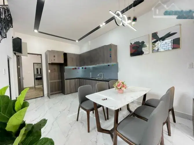Bán gấp nhà Đoàn Văn Bơ, p14, quận 4. Diện tích 60m2