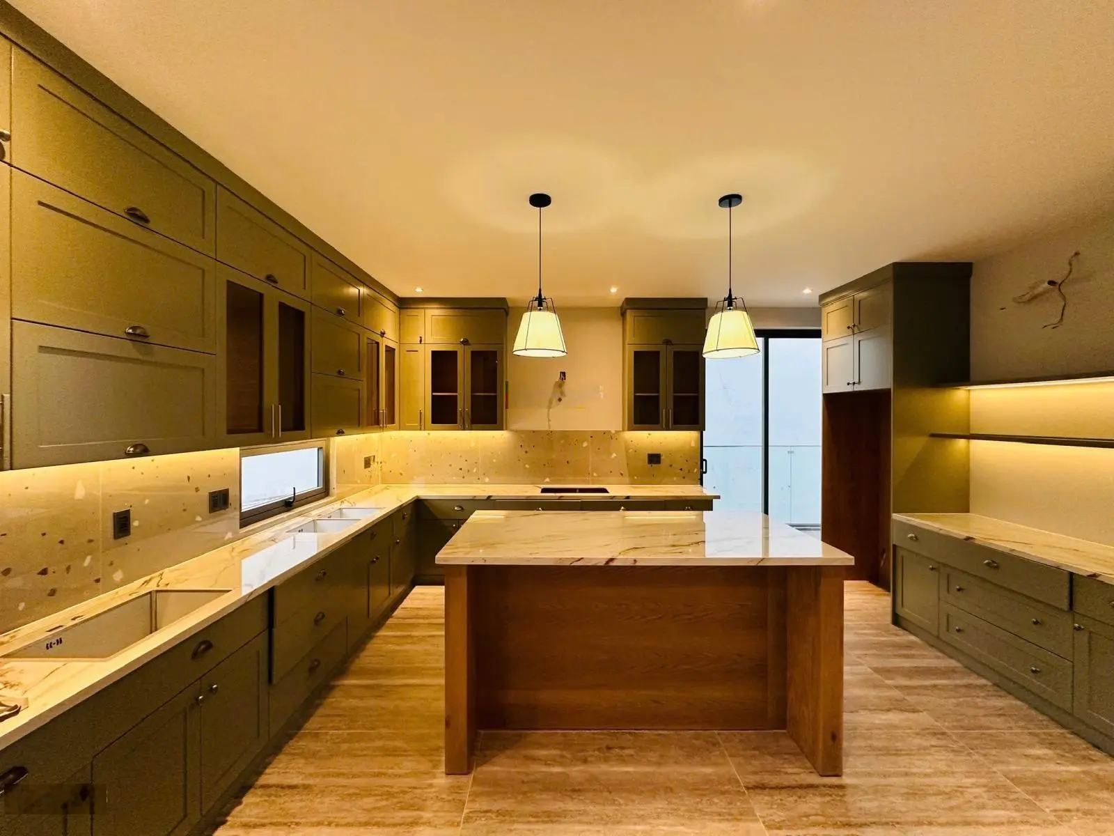 (Mới Nhất) Bán nhà Mặt Tiền Lê Trung Nghĩa,(6.5x26m) siêu đẹp. Kế Lotte Cộng Hoà, Giá 35,5 tỷ