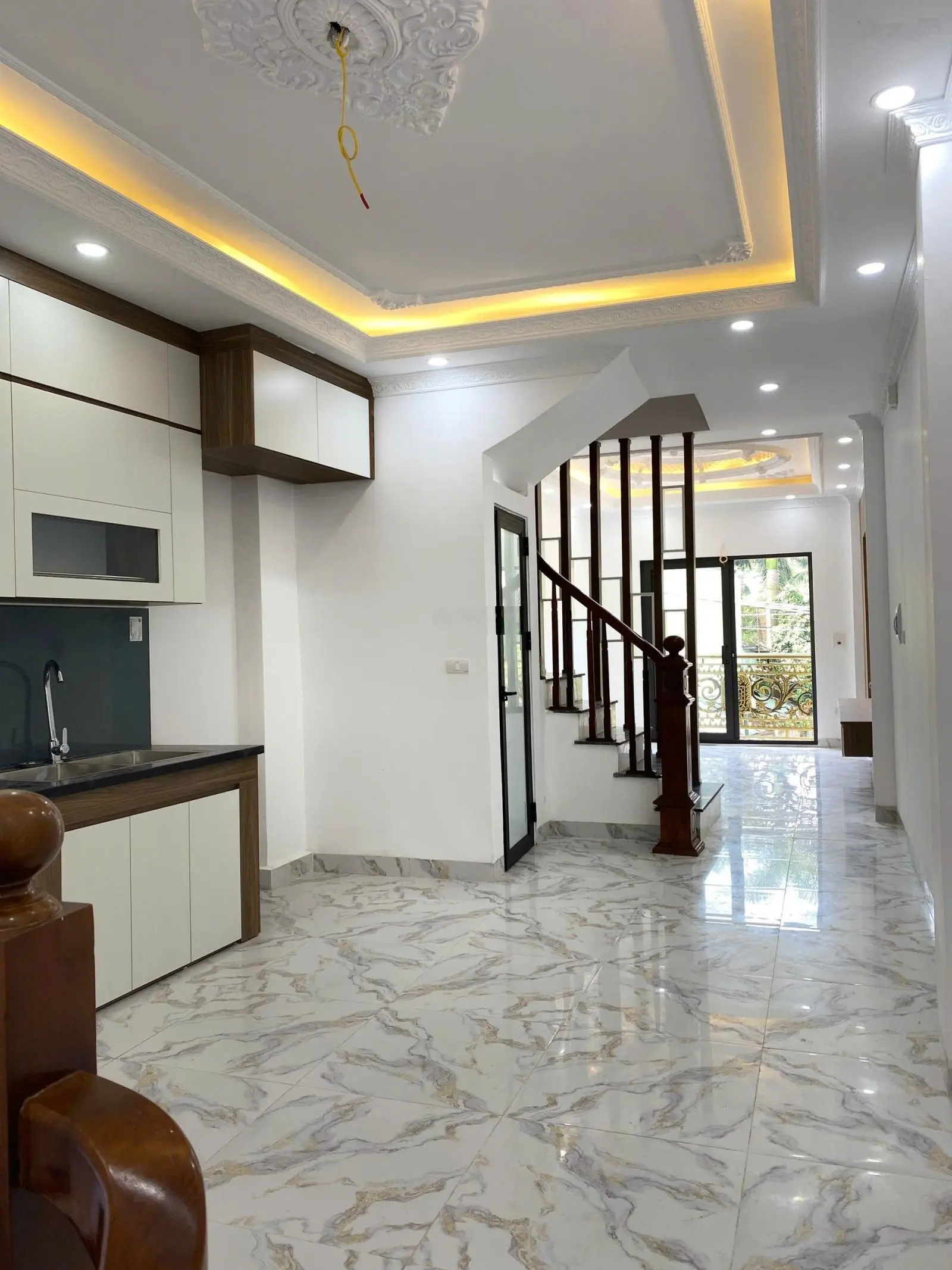 Nhà 5 tầng mặt đường kinh doanh thang máy Ngọc Hồi - Thanh Trì - ĐT: 0978733569