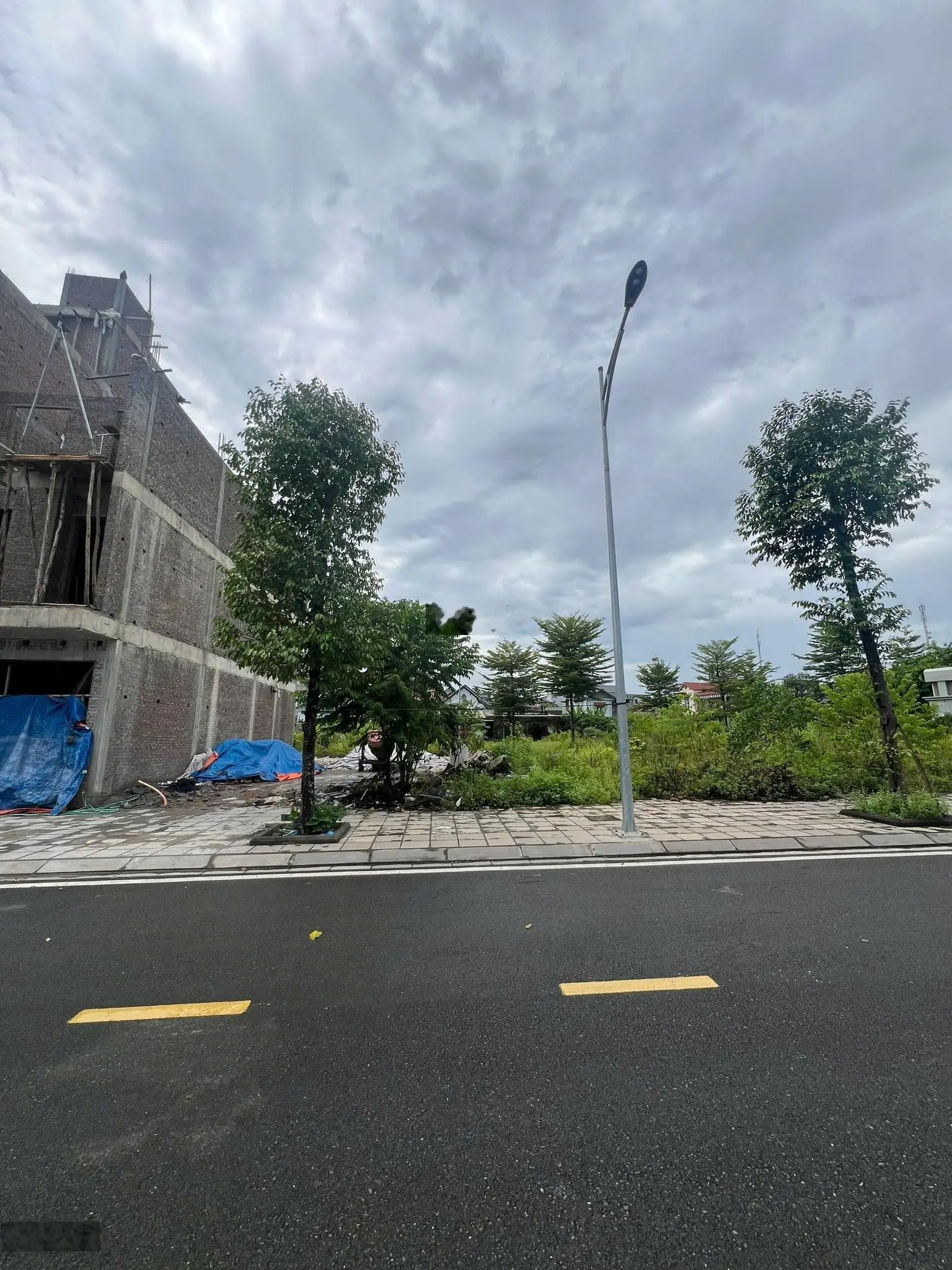 Bán lô đất nền có sổ dự án 9 Downtown cạnh chợ Lương Sơn - DT 96m2 giá chỉ 2,5 tỷ, đất vuông vắn